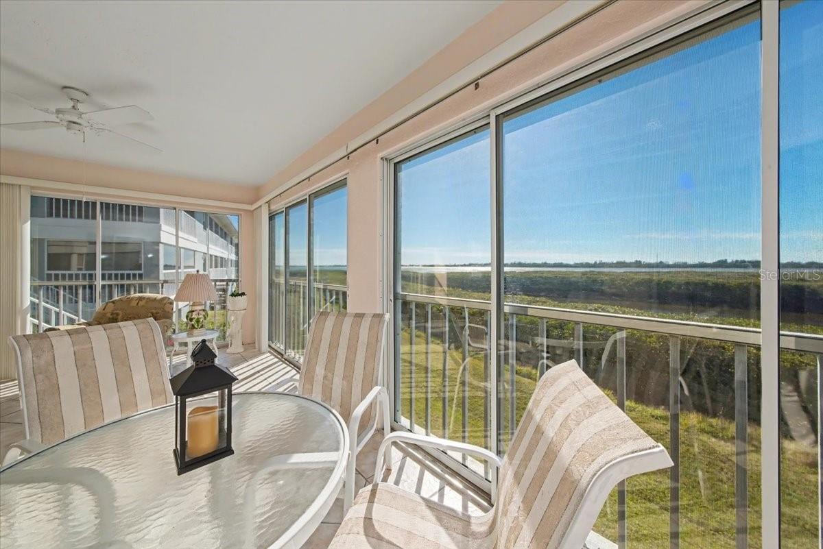 Image 19 of 32 For 1233 Edgewater Circle 65