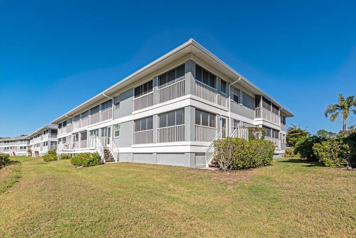 Image 28 of 32 For 1233 Edgewater Circle 65