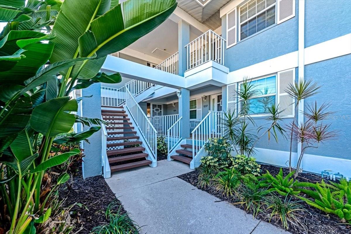 Image 3 of 32 For 1233 Edgewater Circle 65