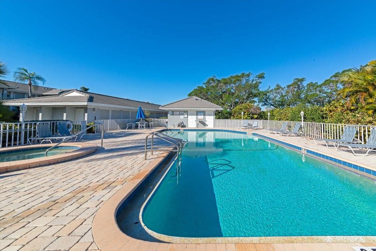 Image 31 of 32 For 1233 Edgewater Circle 65