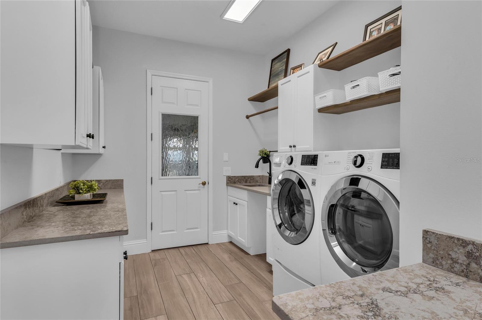 Image 49 of 70 For 7137 Ashland Glen