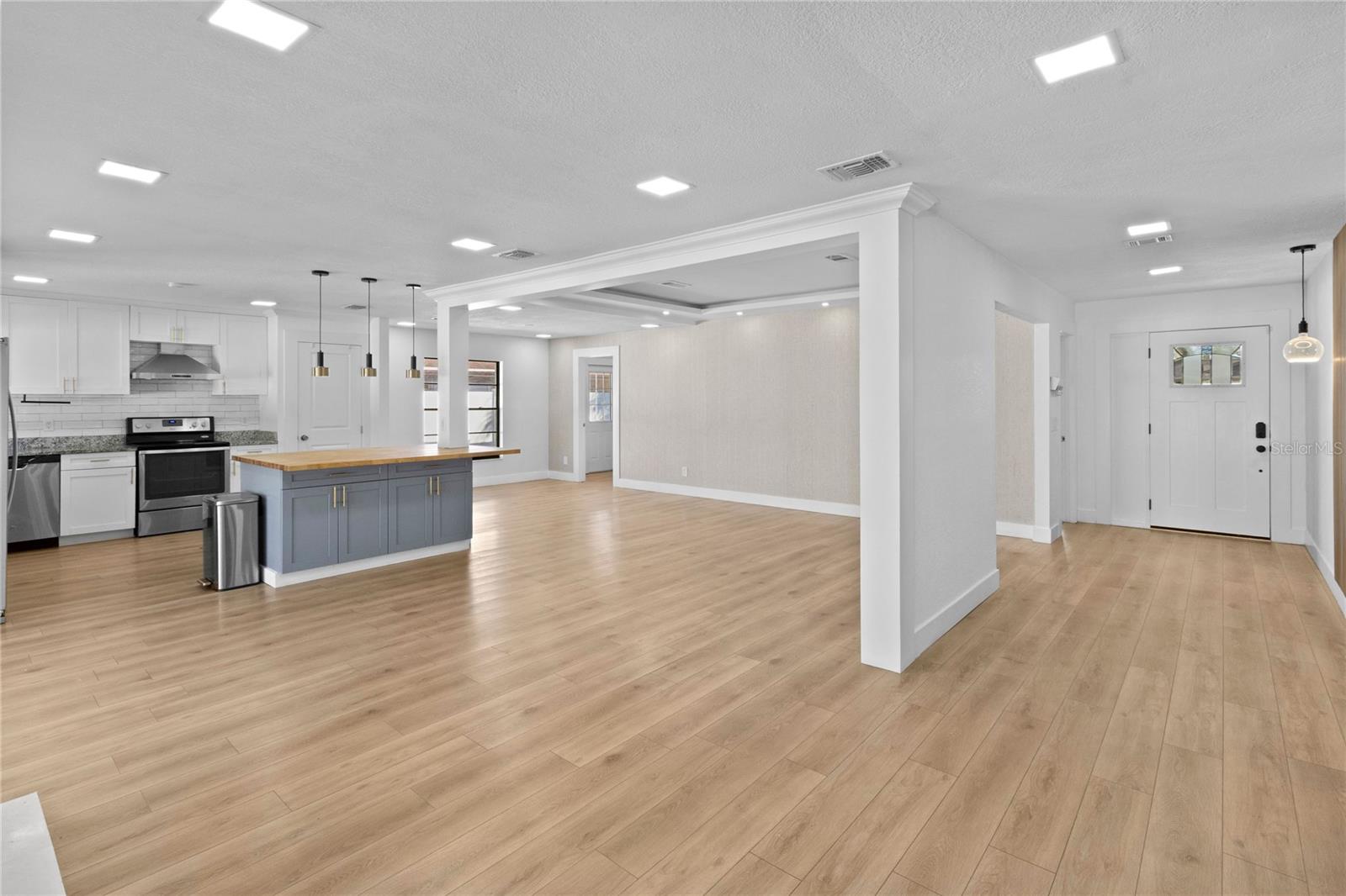 Image 11 of 42 For 14910 Winterwind Drive