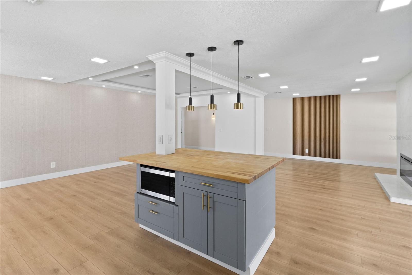 Image 13 of 42 For 14910 Winterwind Drive