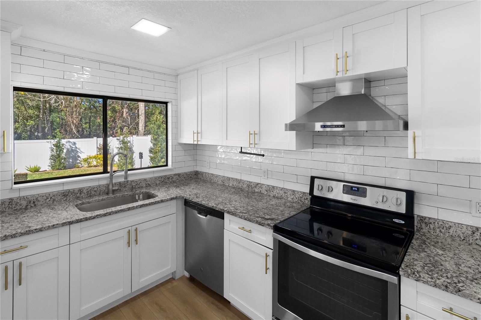 Image 16 of 42 For 14910 Winterwind Drive