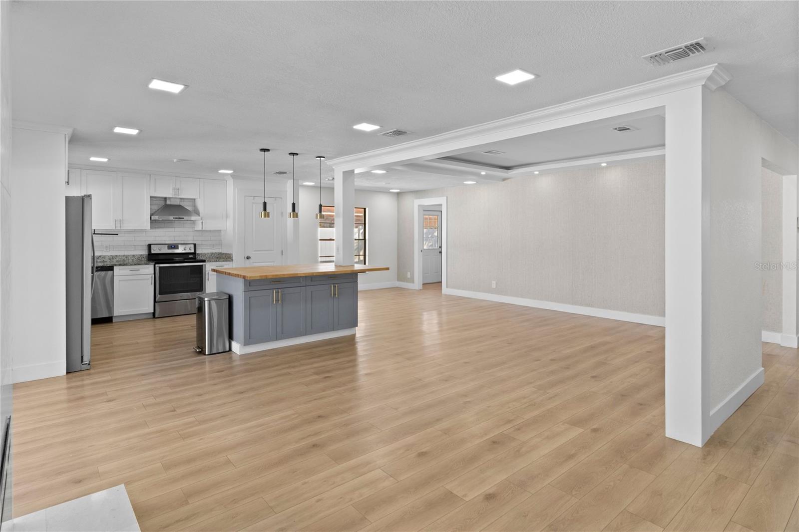 Image 17 of 42 For 14910 Winterwind Drive