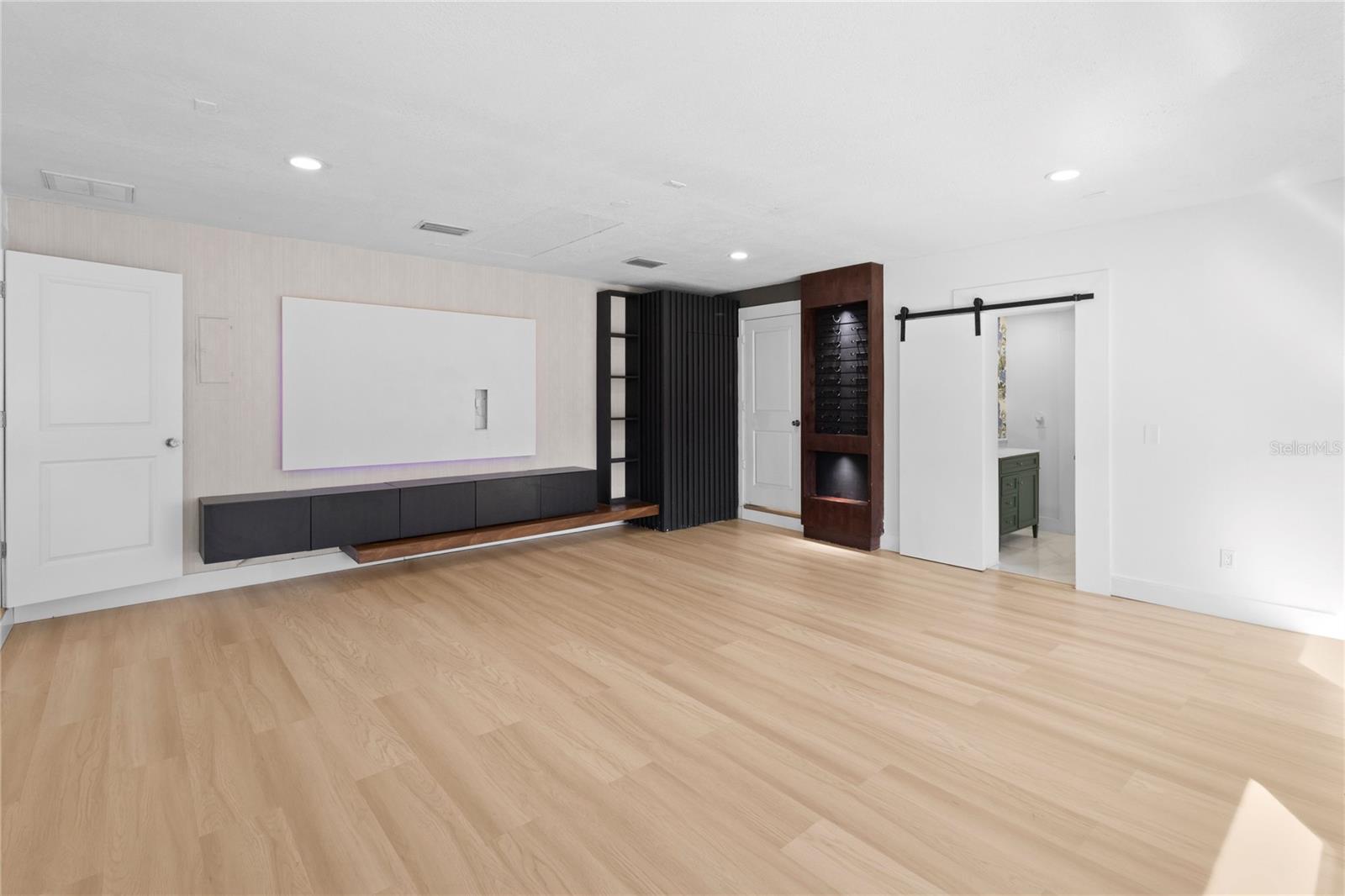 Image 27 of 42 For 14910 Winterwind Drive