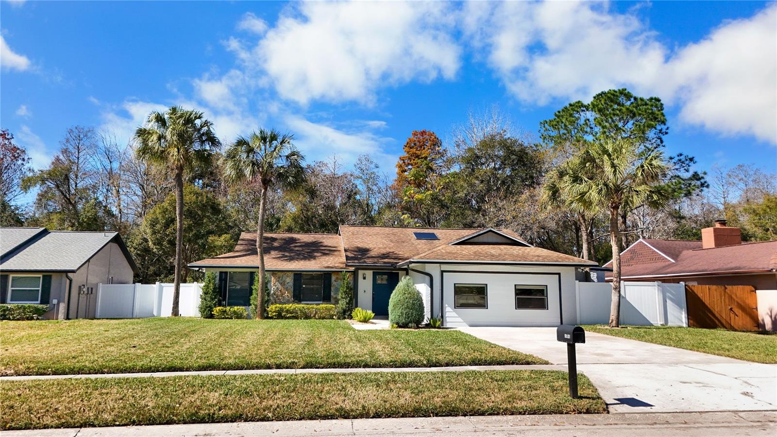 Image 4 of 42 For 14910 Winterwind Drive