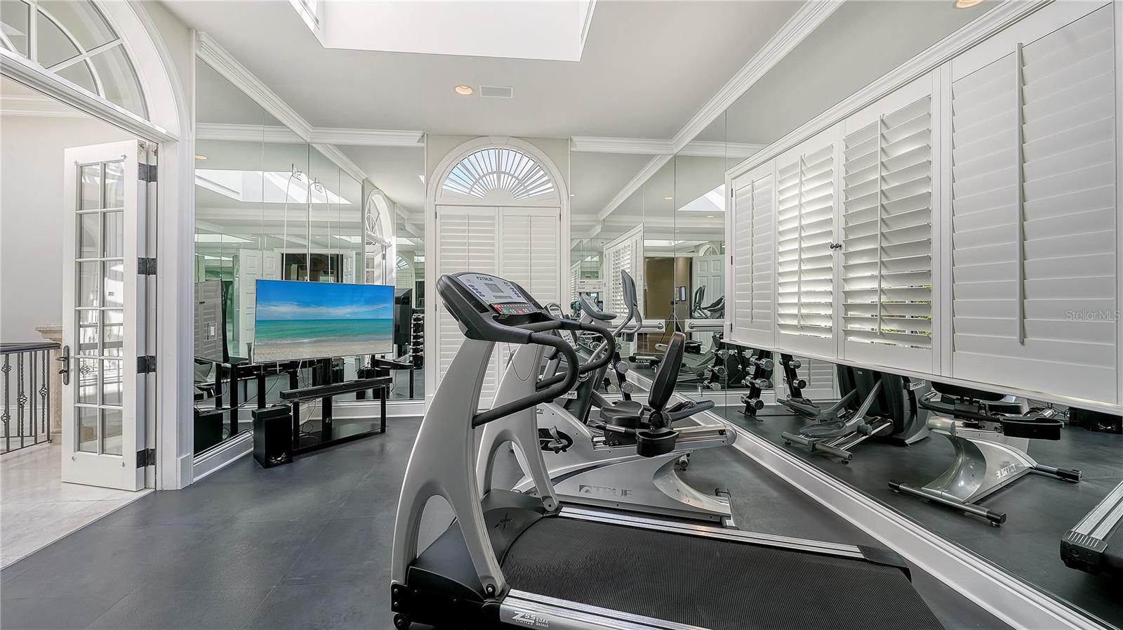 Image 43 of 74 For 1067 Westway Drive