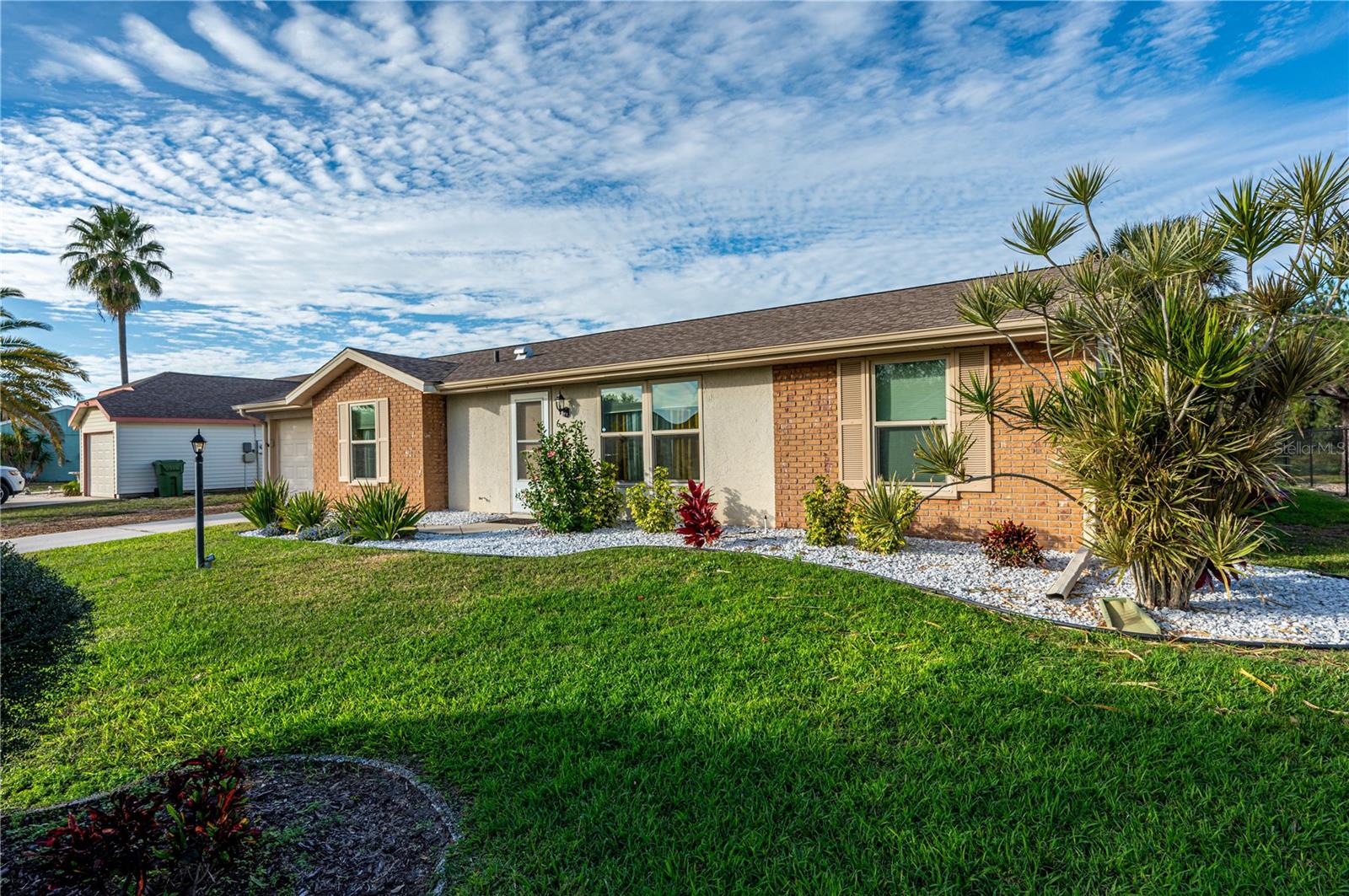 Image 2 of 44 For 6504 39th Avenue W