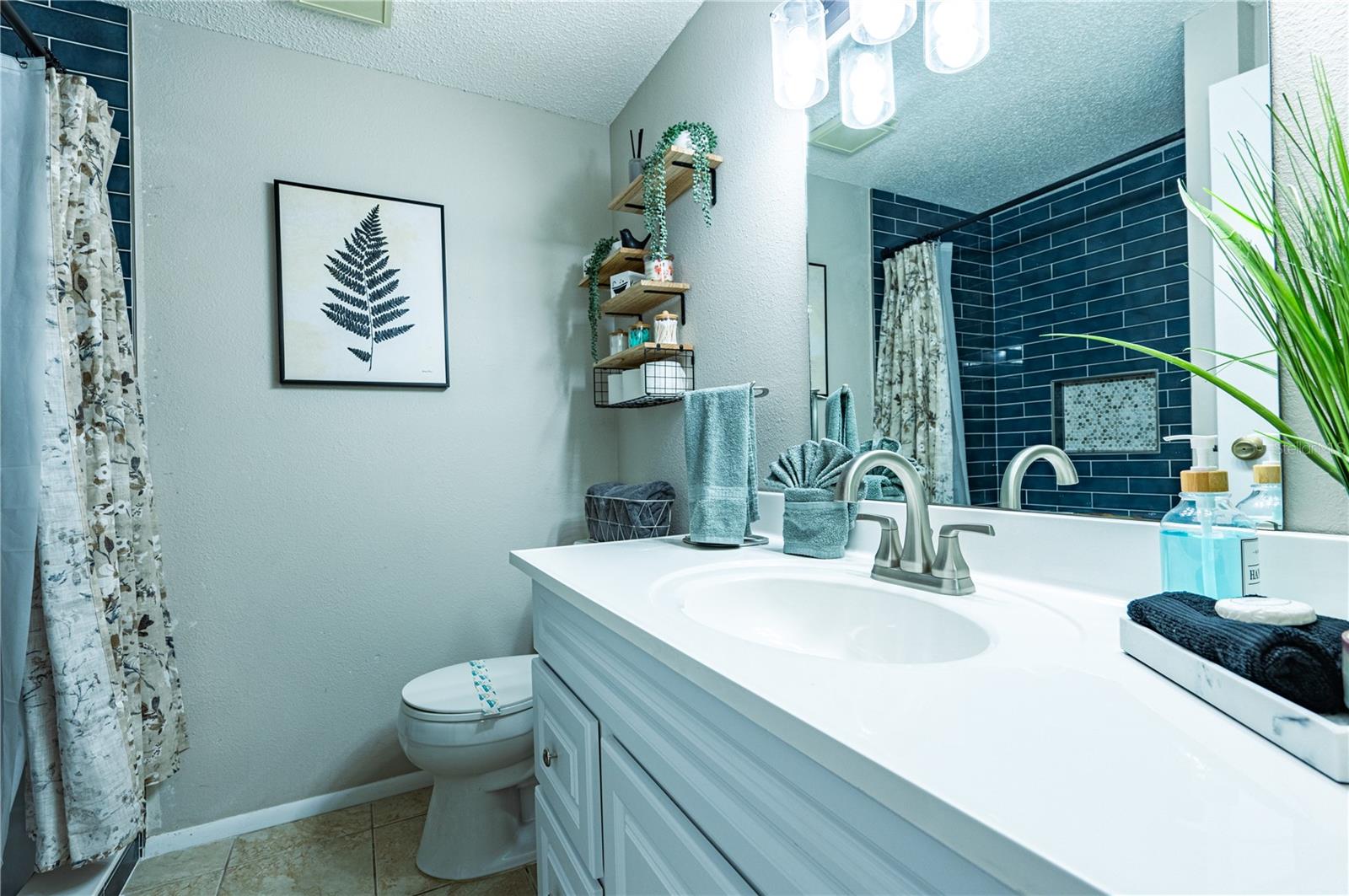 Image 24 of 44 For 6504 39th Avenue W