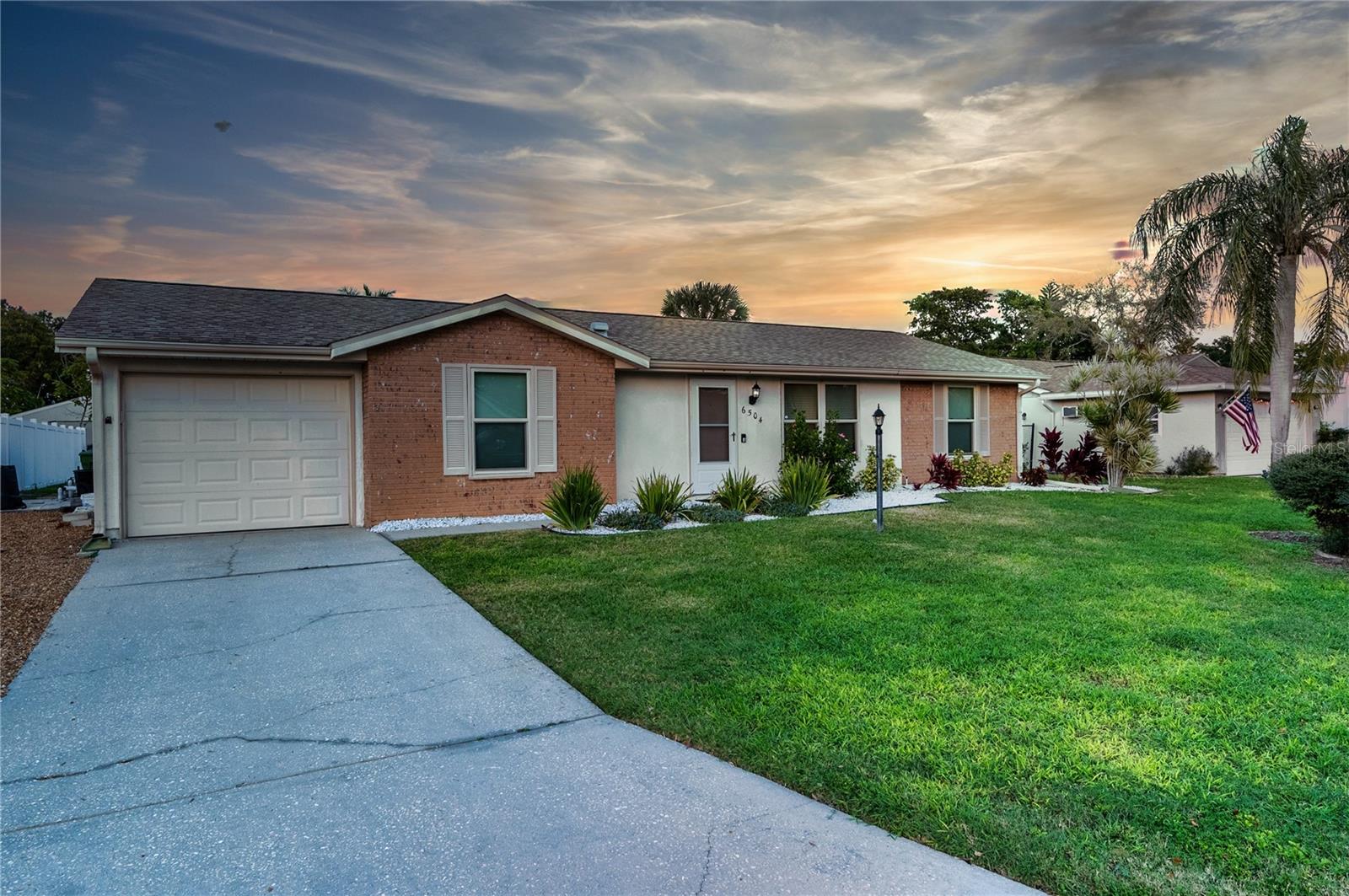 Image 40 of 44 For 6504 39th Avenue W