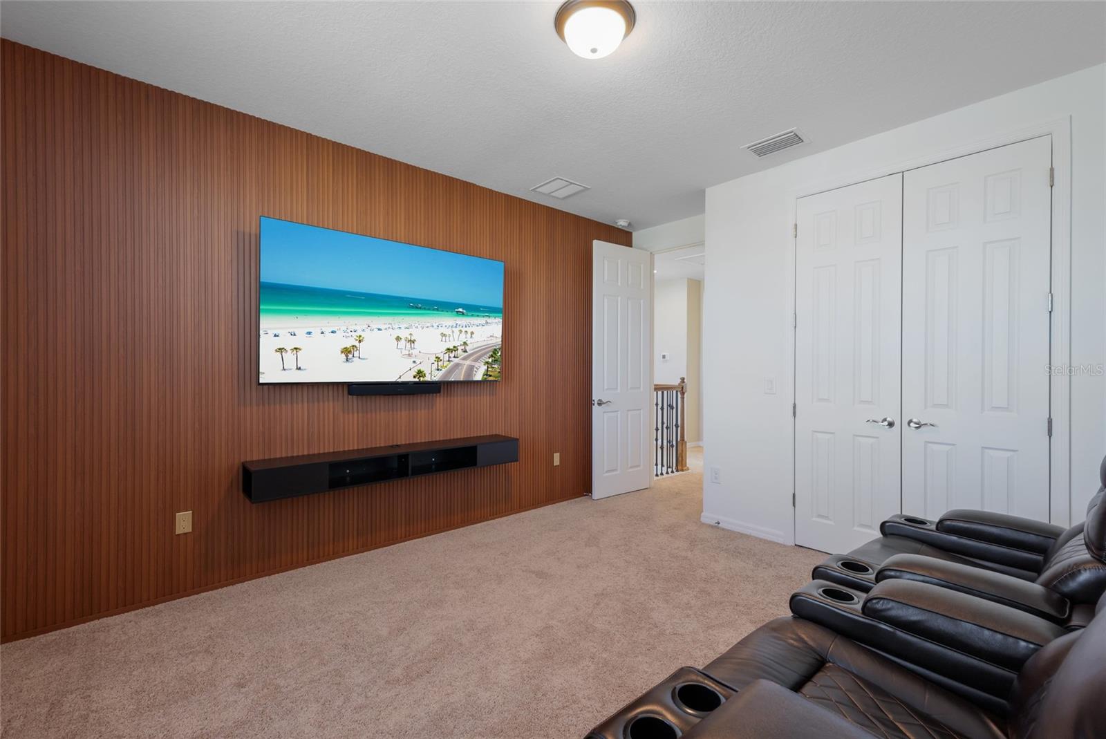 Image 41 of 87 For 17615 Savory Mist Circle