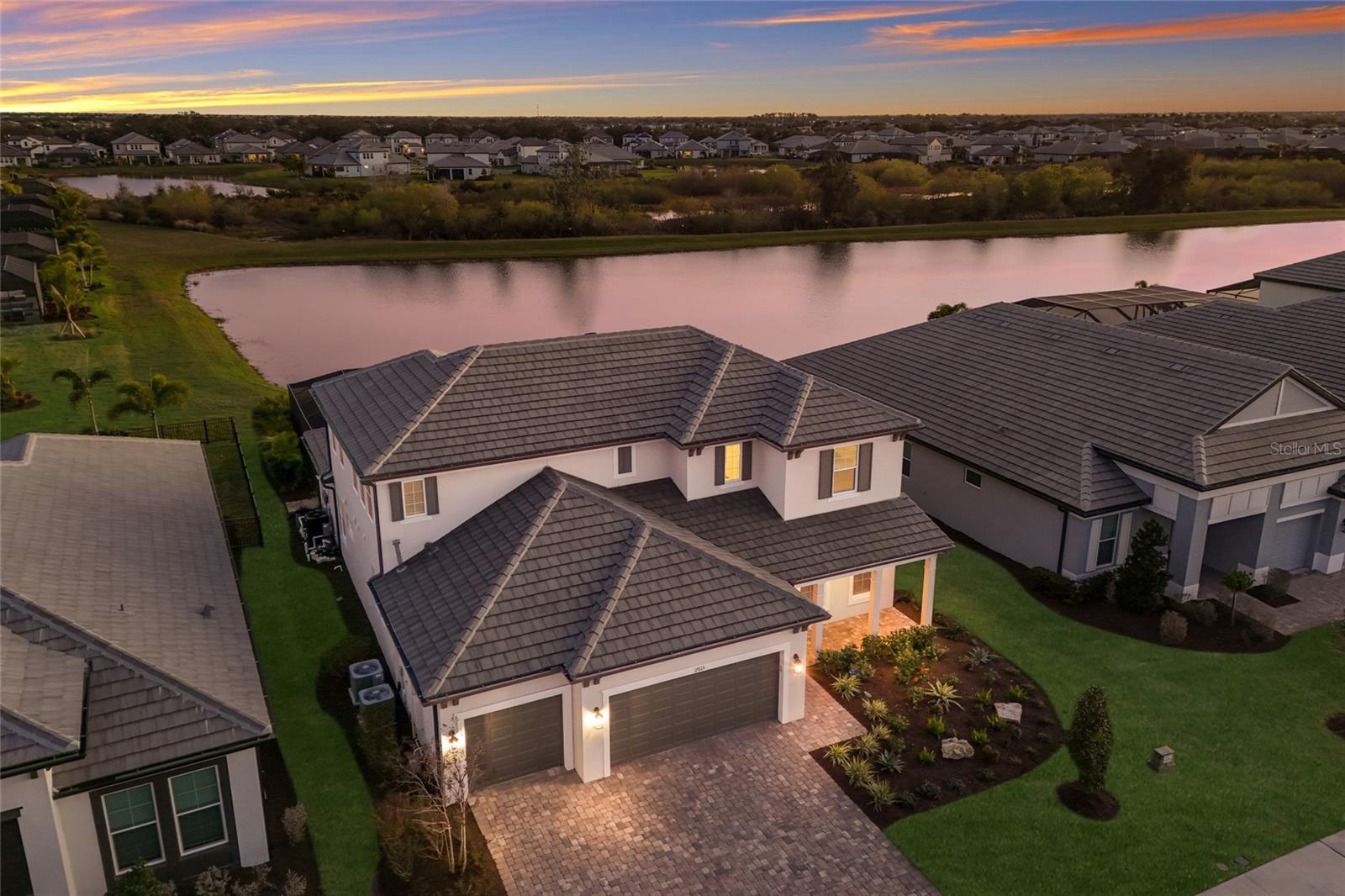 Image 67 of 87 For 17615 Savory Mist Circle