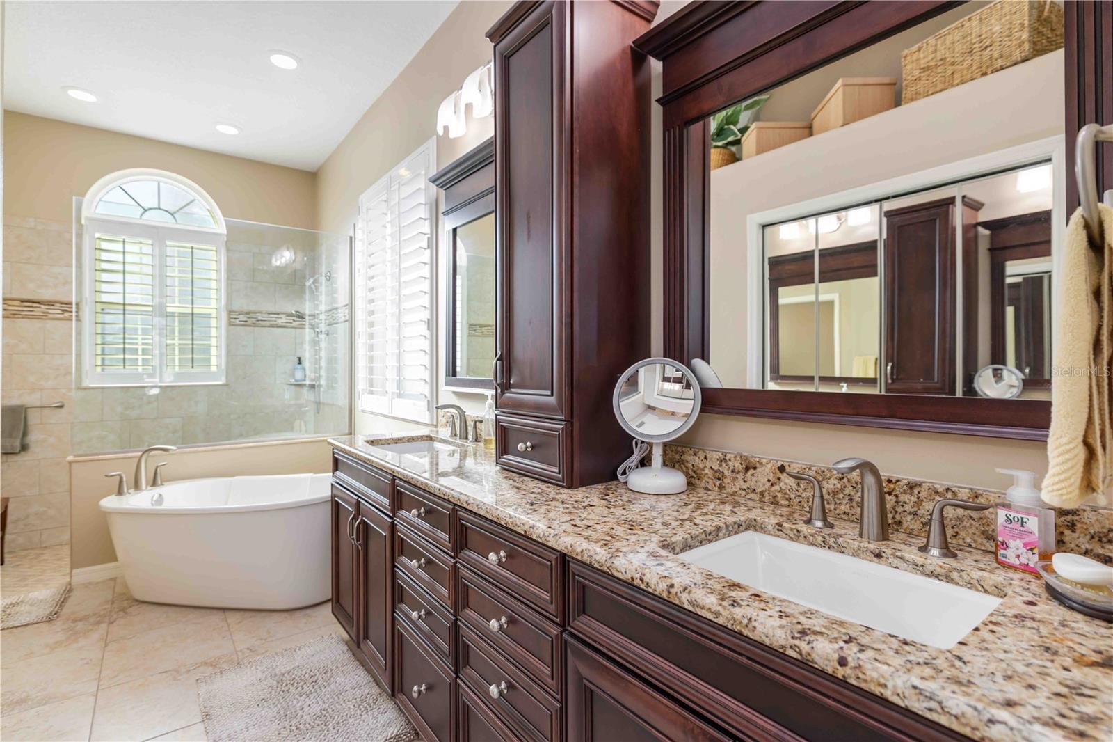 Image 17 of 46 For 204 Americas Cup Boulevard