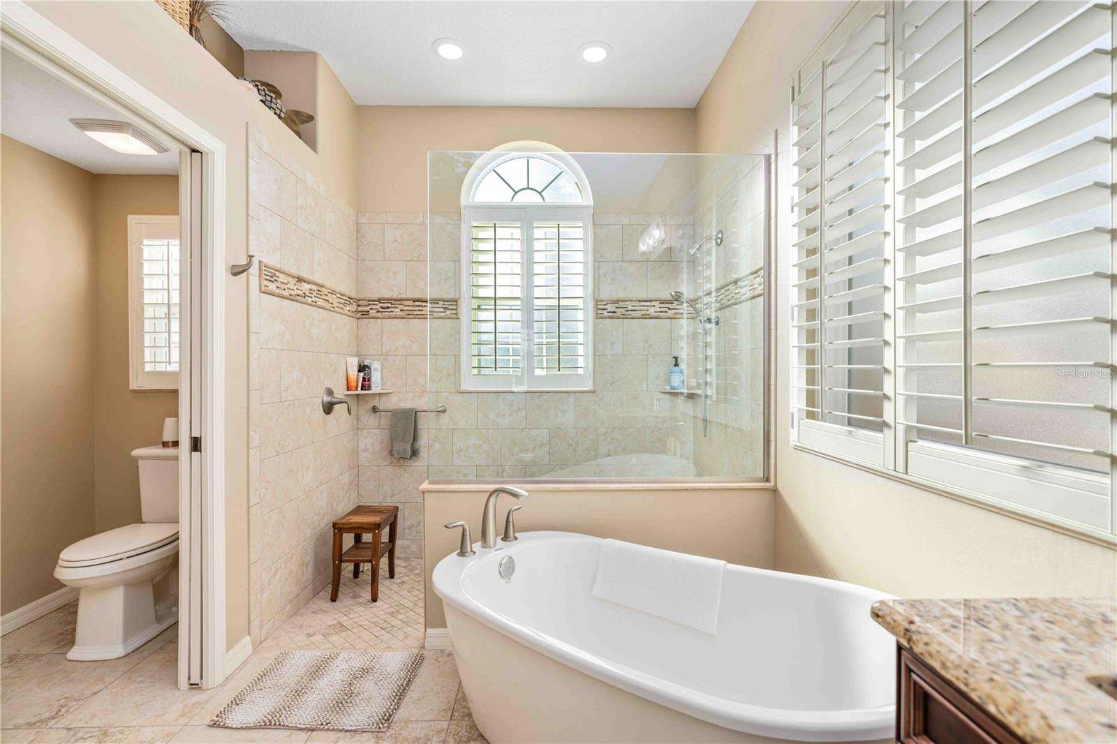 Image 18 of 46 For 204 Americas Cup Boulevard