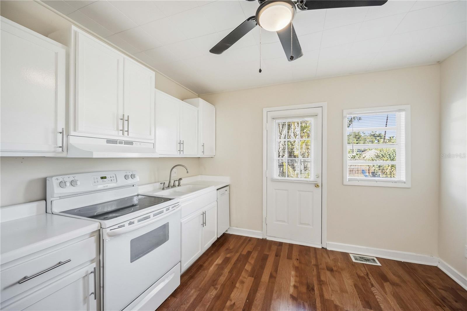 Image 19 of 58 For 2710 3rd Avenue W