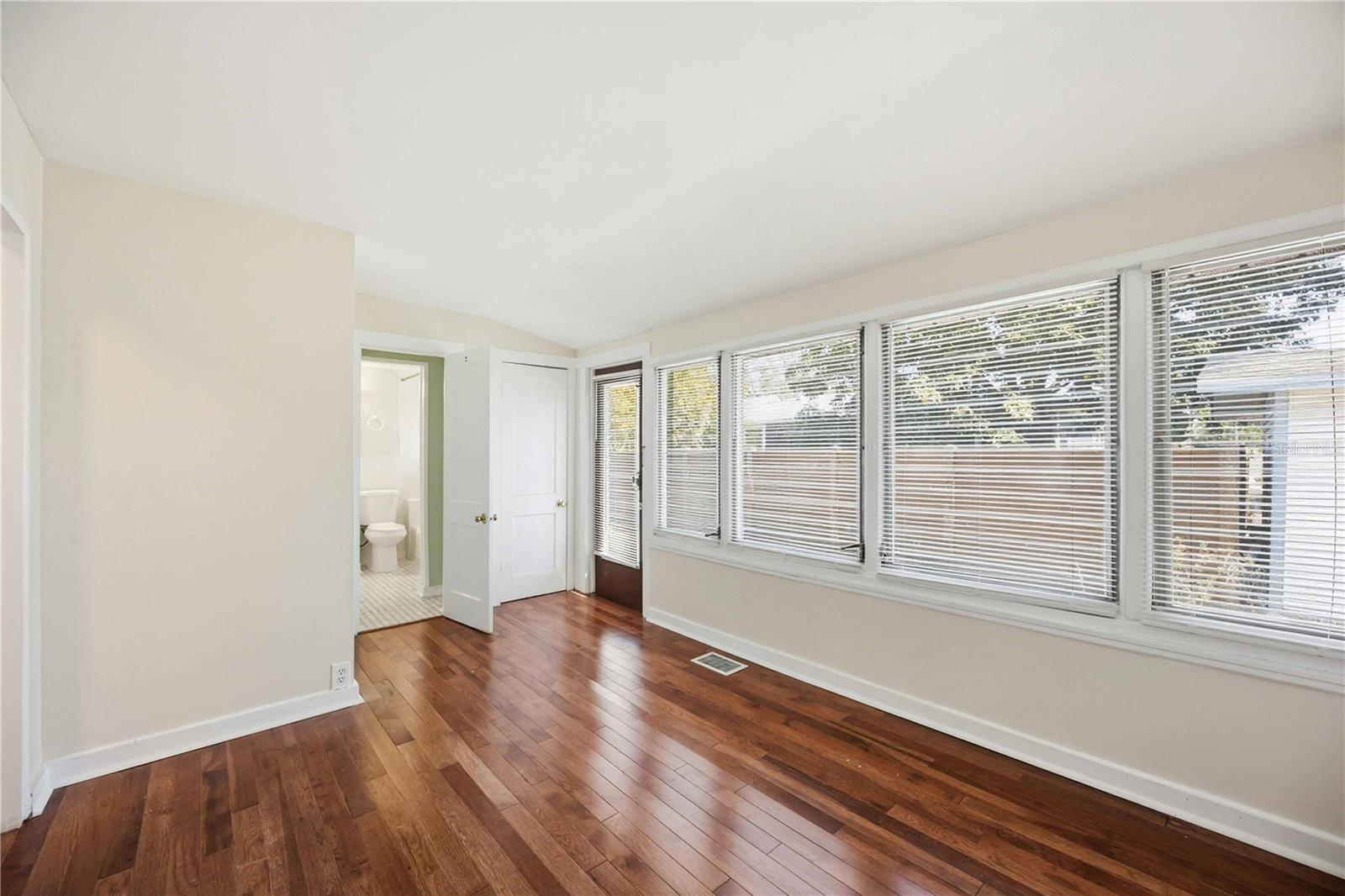 Image 27 of 58 For 2710 3rd Avenue W