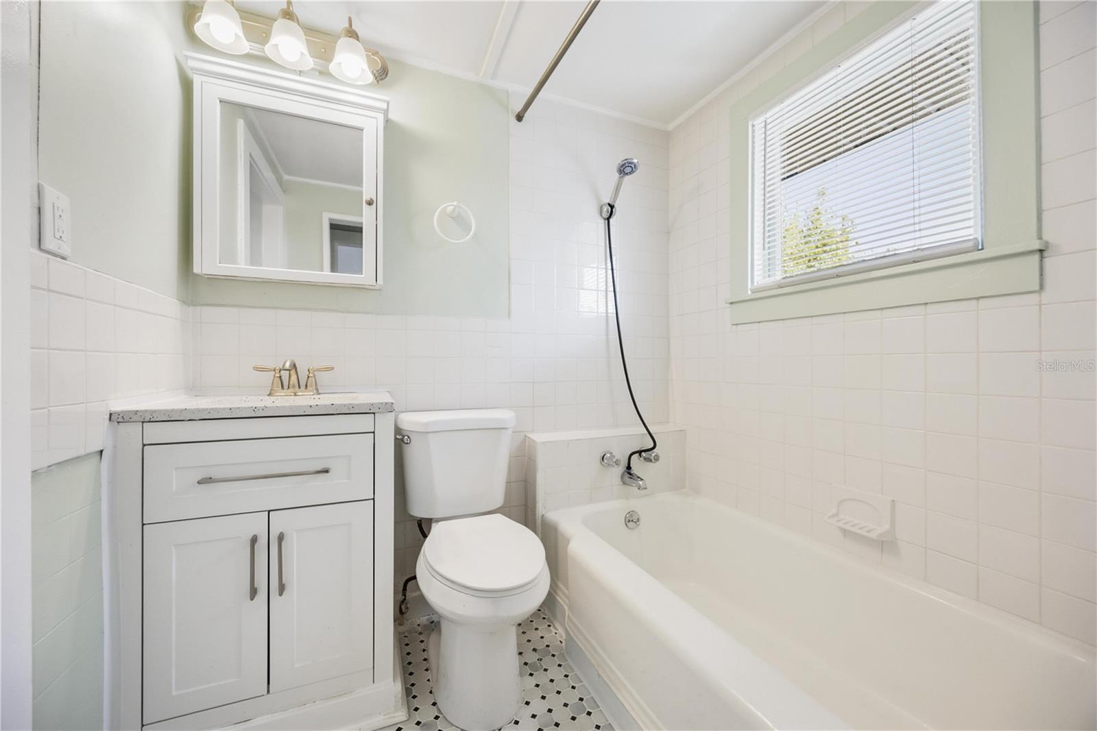 Image 33 of 58 For 2710 3rd Avenue W