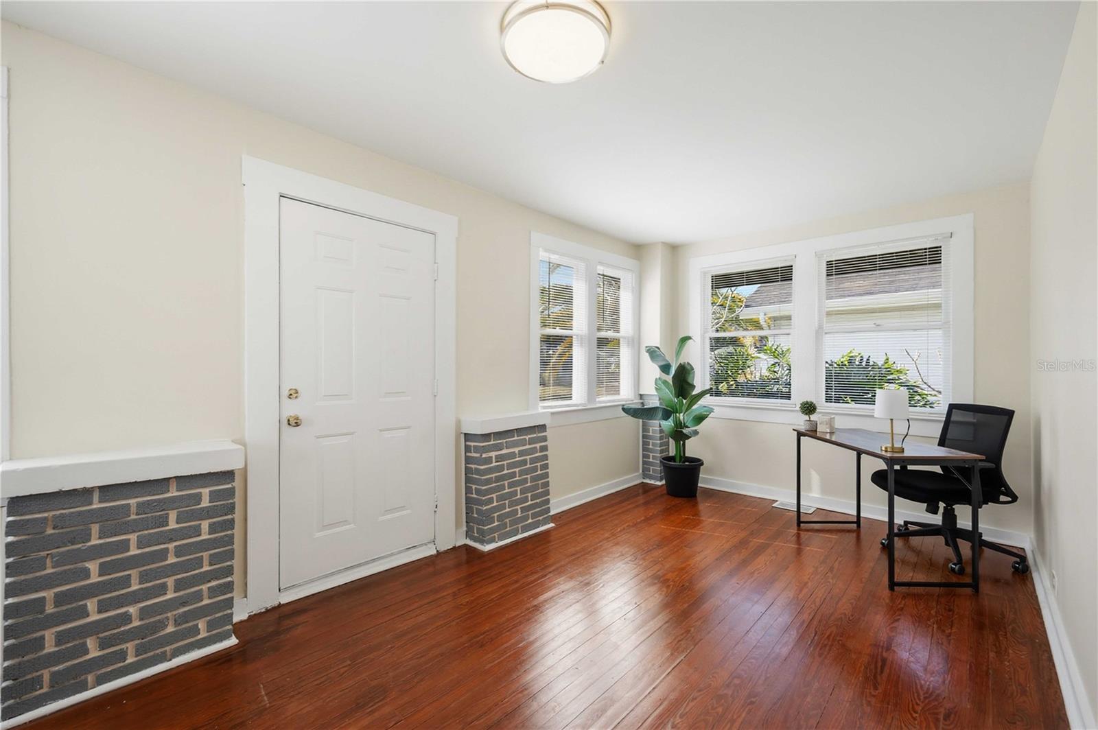 Image 6 of 58 For 2710 3rd Avenue W