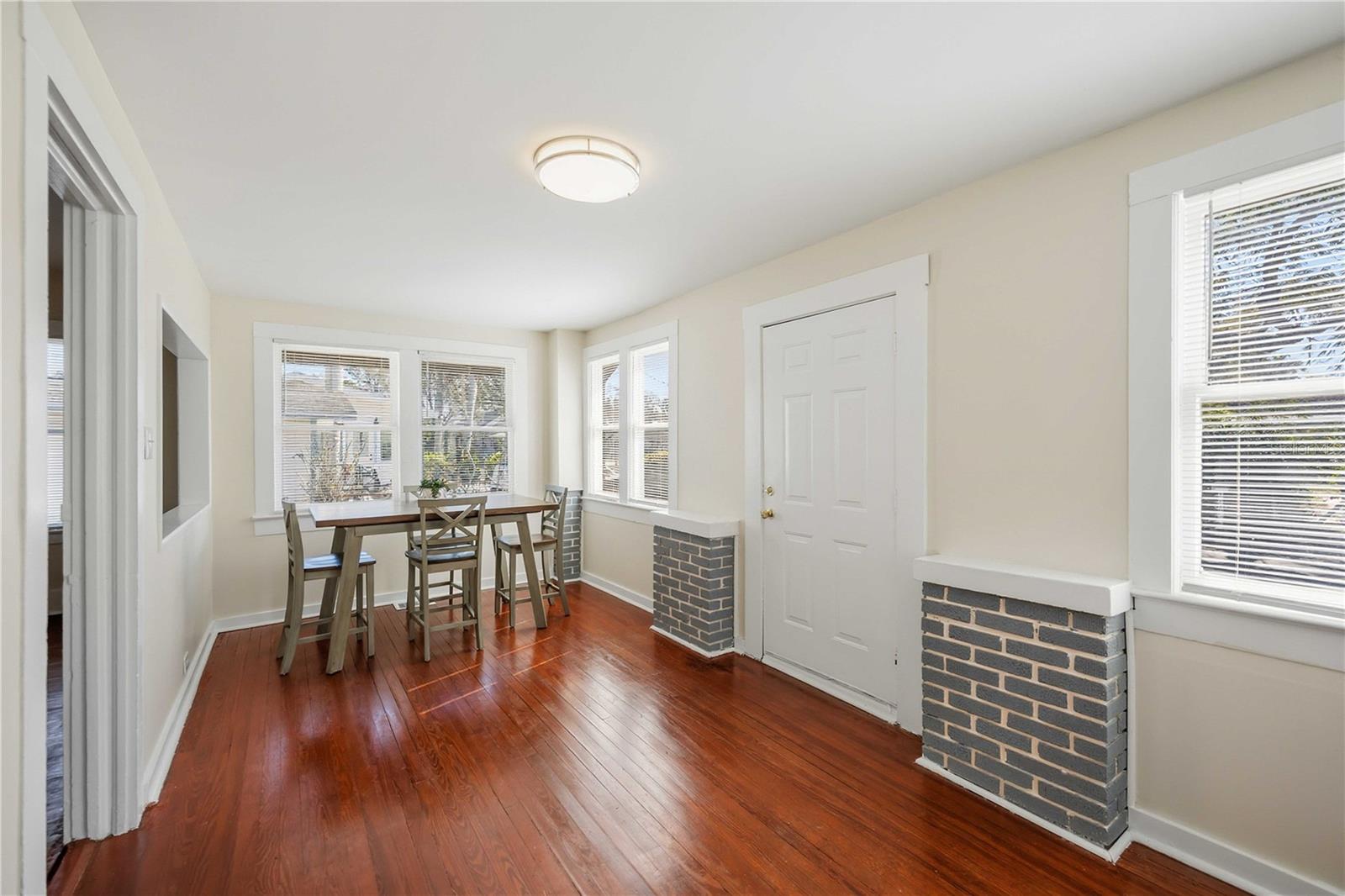 Image 7 of 58 For 2710 3rd Avenue W