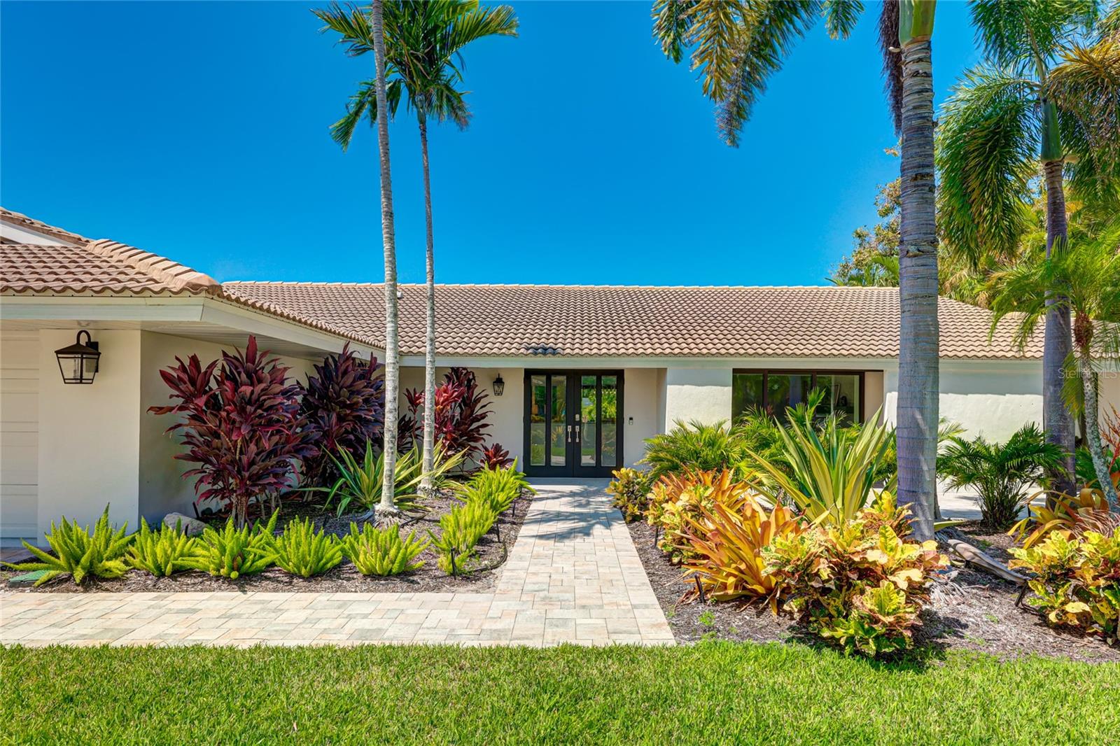 Details for 526 Bird Key Drive, SARASOTA, FL 34236