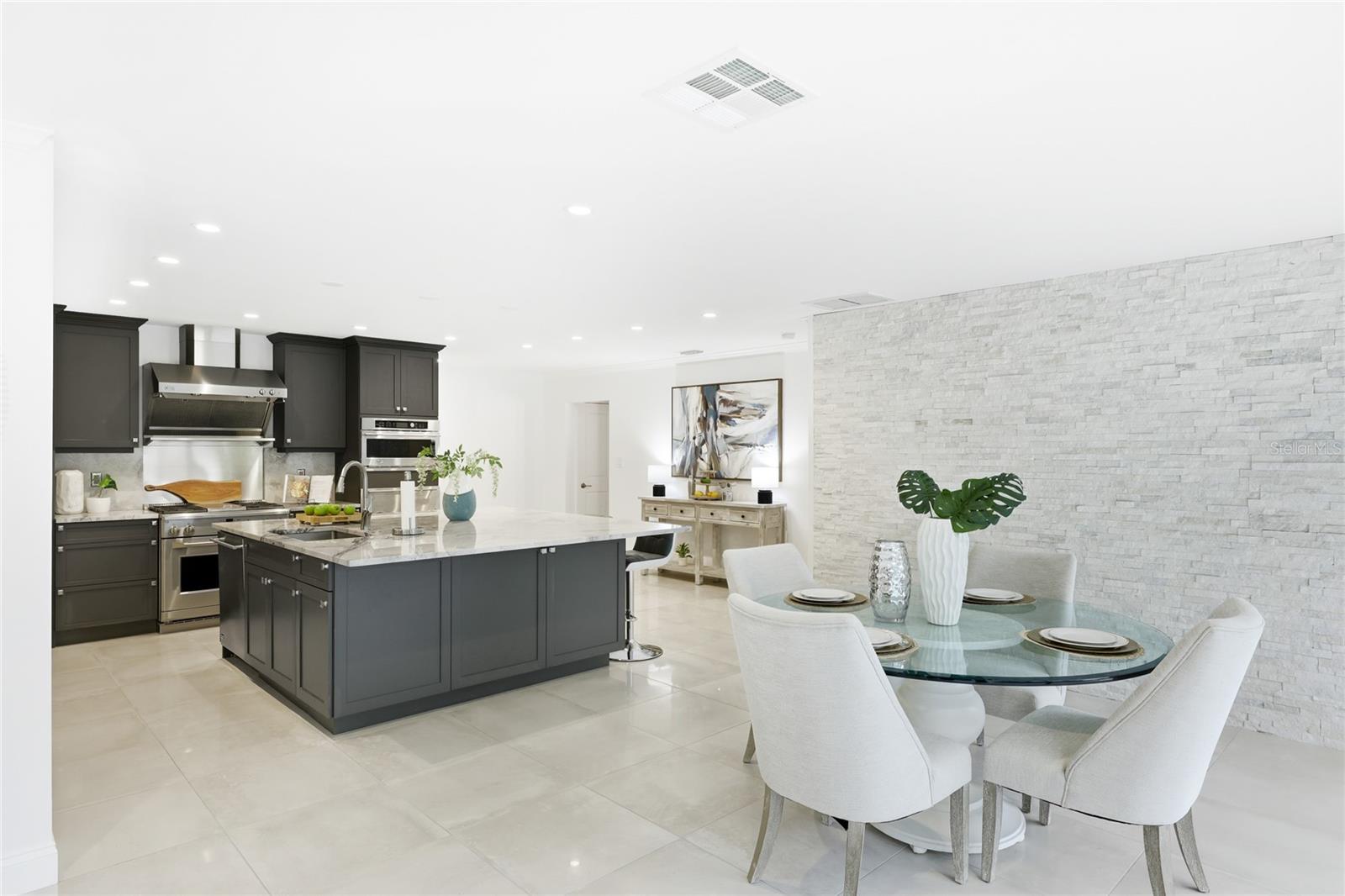 Image 18 of 83 For 526 Bird Key Drive