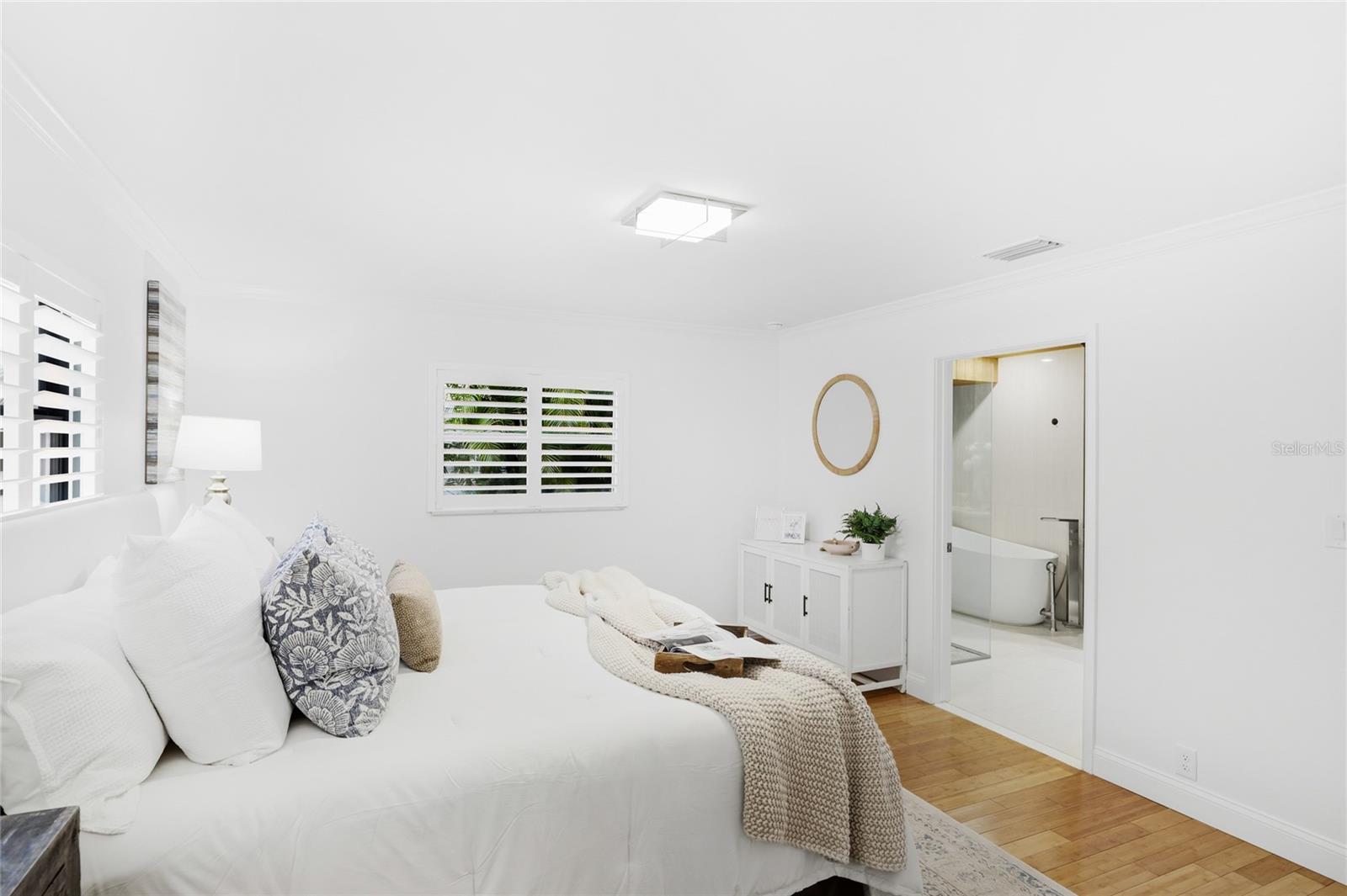 Image 30 of 83 For 526 Bird Key Drive