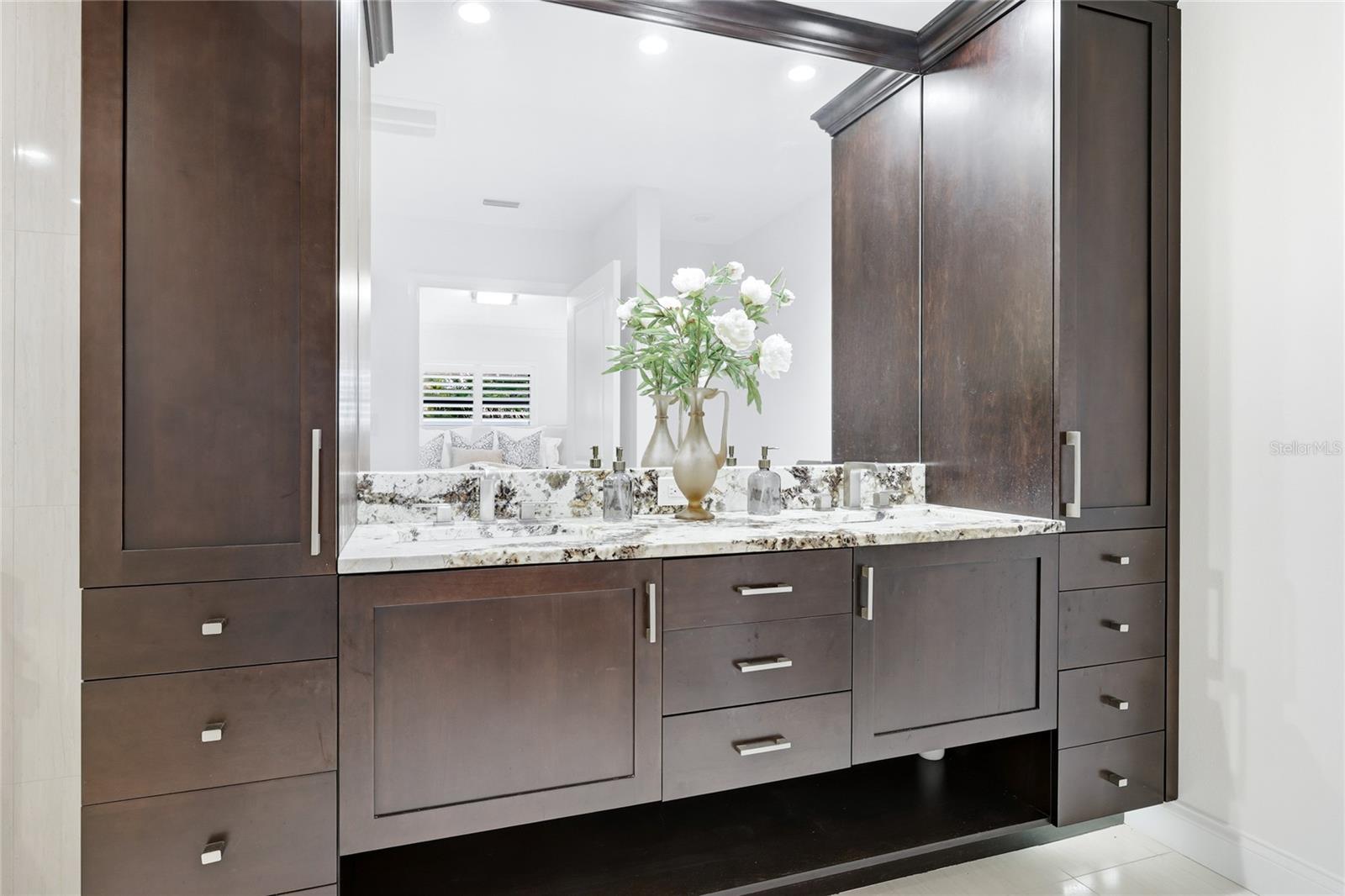 Image 33 of 83 For 526 Bird Key Drive