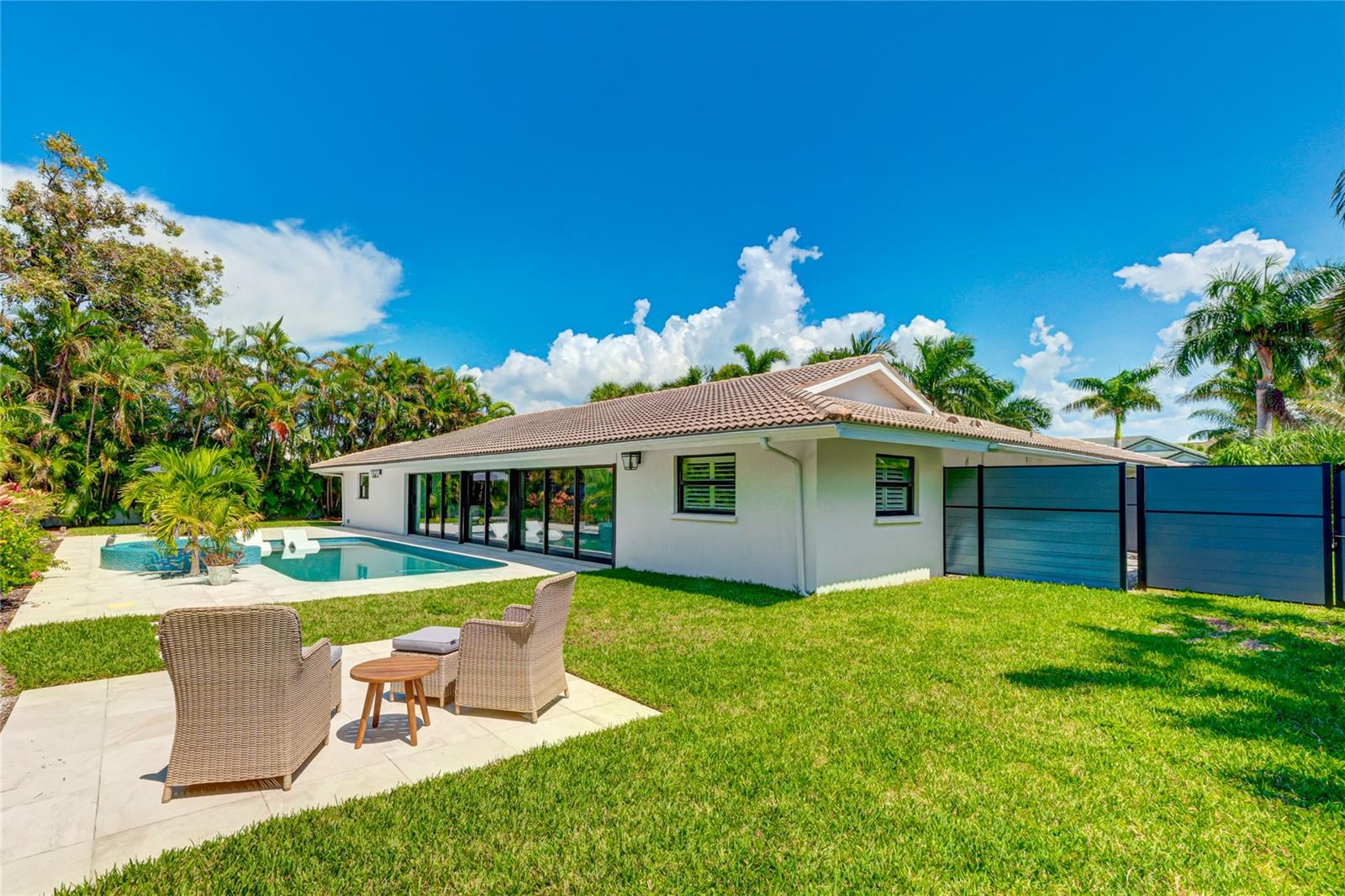 Image 52 of 83 For 526 Bird Key Drive