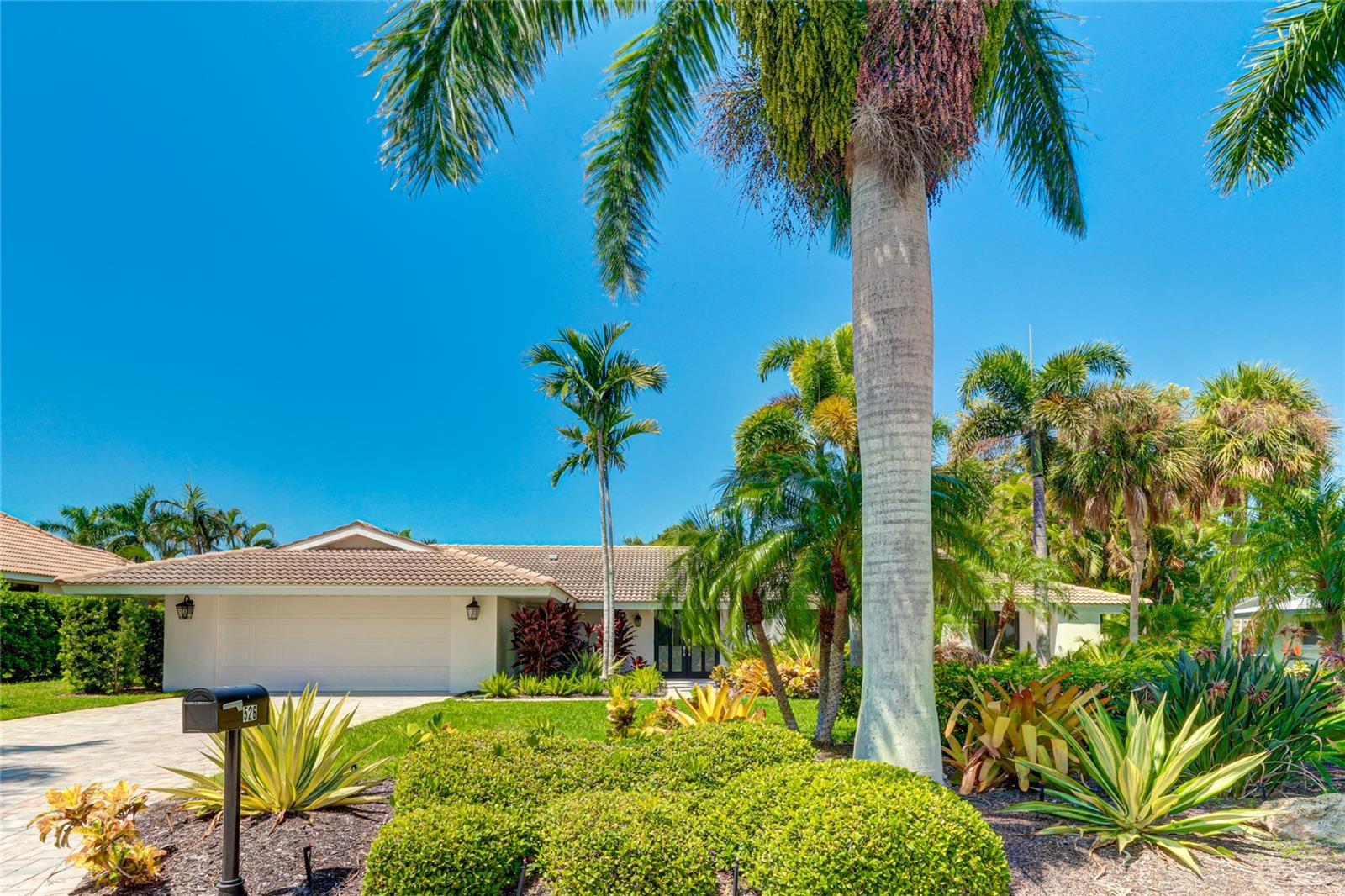 Image 59 of 83 For 526 Bird Key Drive