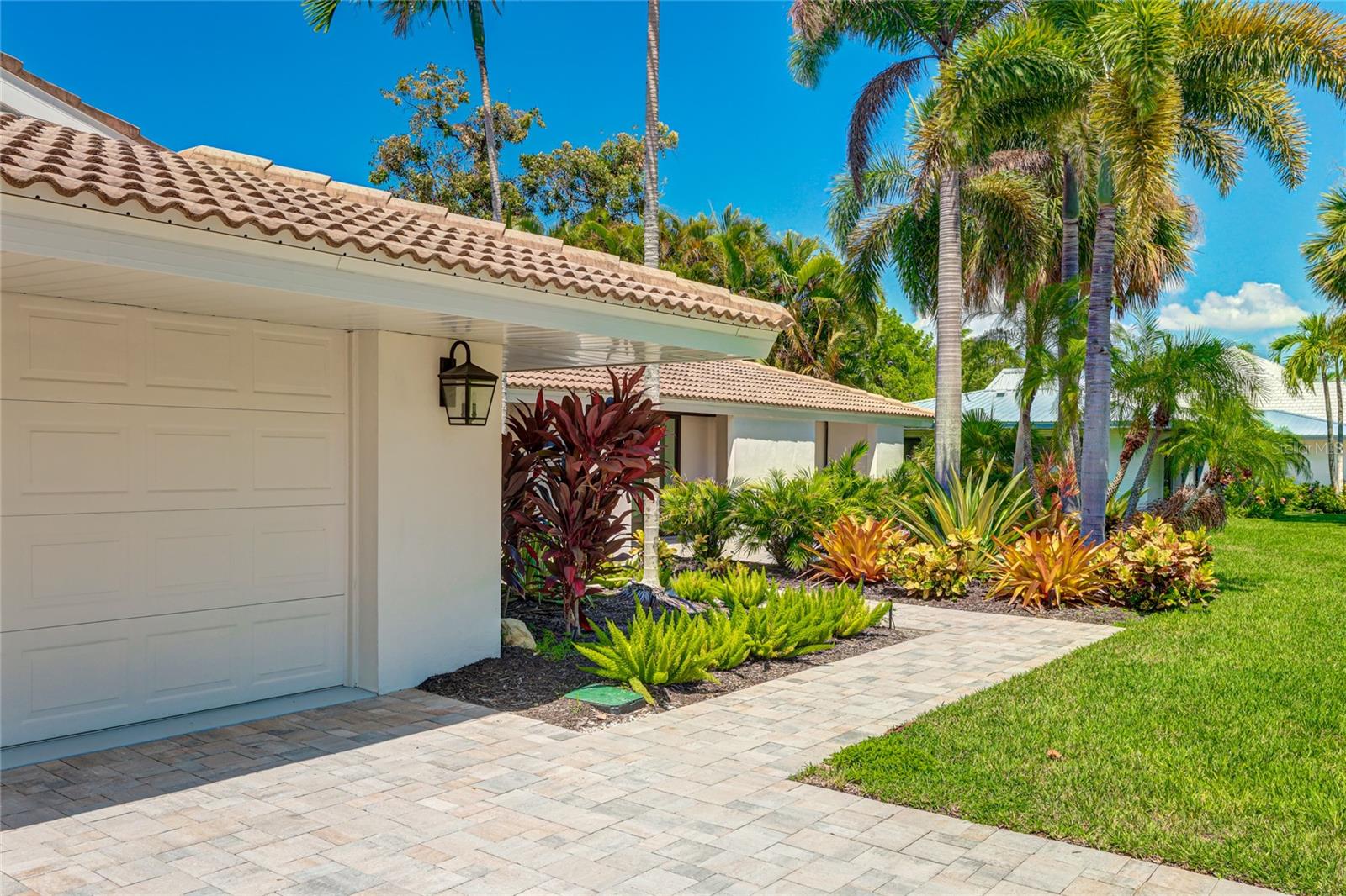 Image 61 of 83 For 526 Bird Key Drive