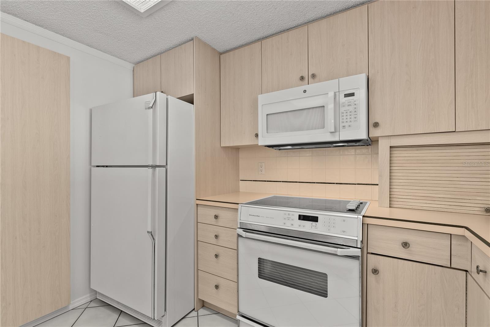 Image 16 of 47 For 3717 Prado Drive