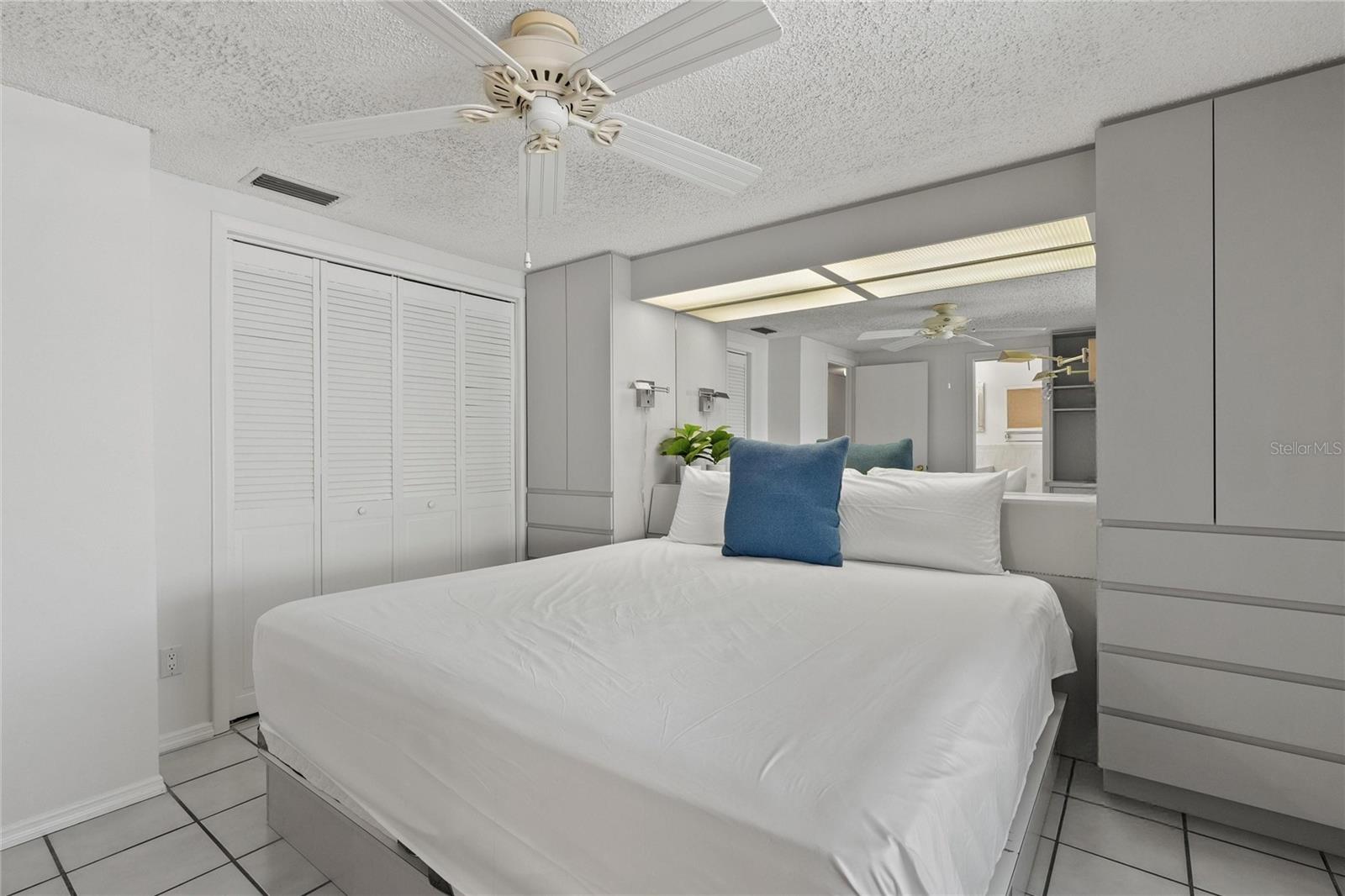 Image 20 of 47 For 3717 Prado Drive