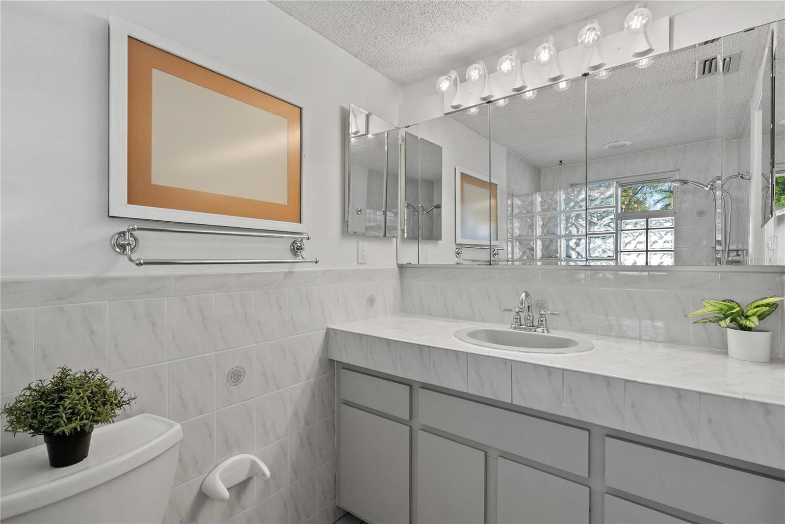 Image 24 of 47 For 3717 Prado Drive