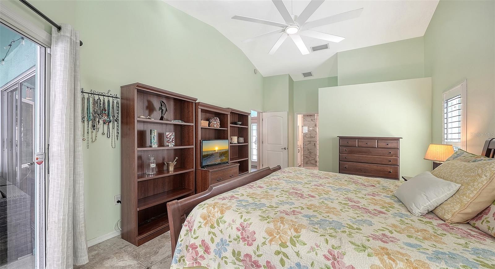 Image 13 of 24 For 8972 Huntington Pointe Drive