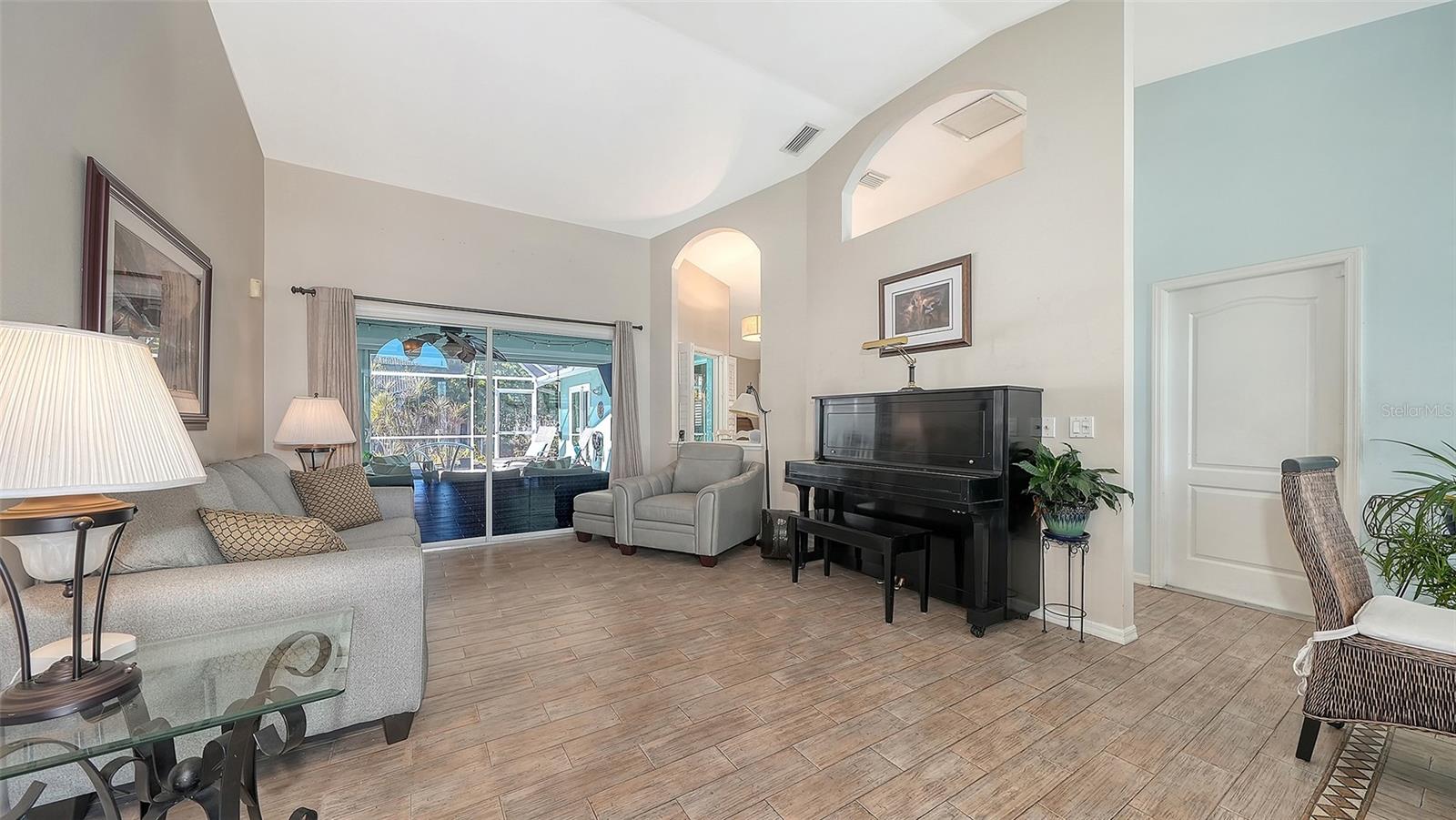 Image 3 of 24 For 8972 Huntington Pointe Drive