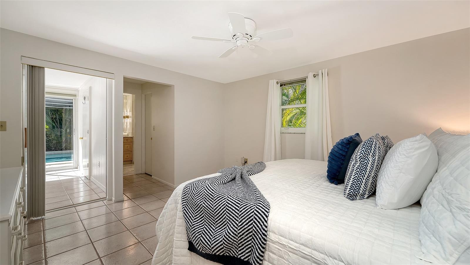 Image 22 of 39 For 626 46th Street