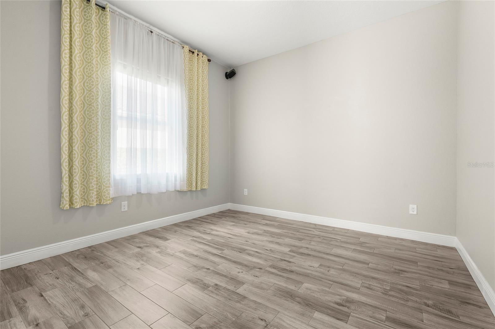 Image 43 of 73 For 5750 Rock Dove Drive