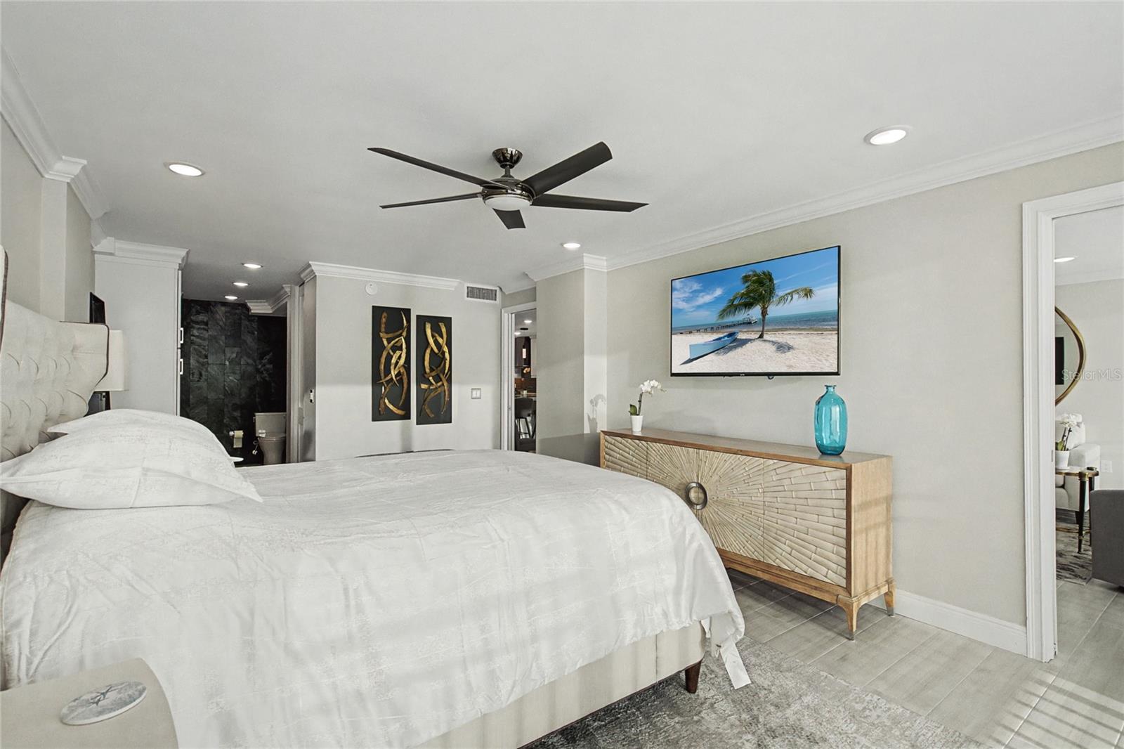 Image 24 of 63 For 19 Whispering Sands Drive 1105