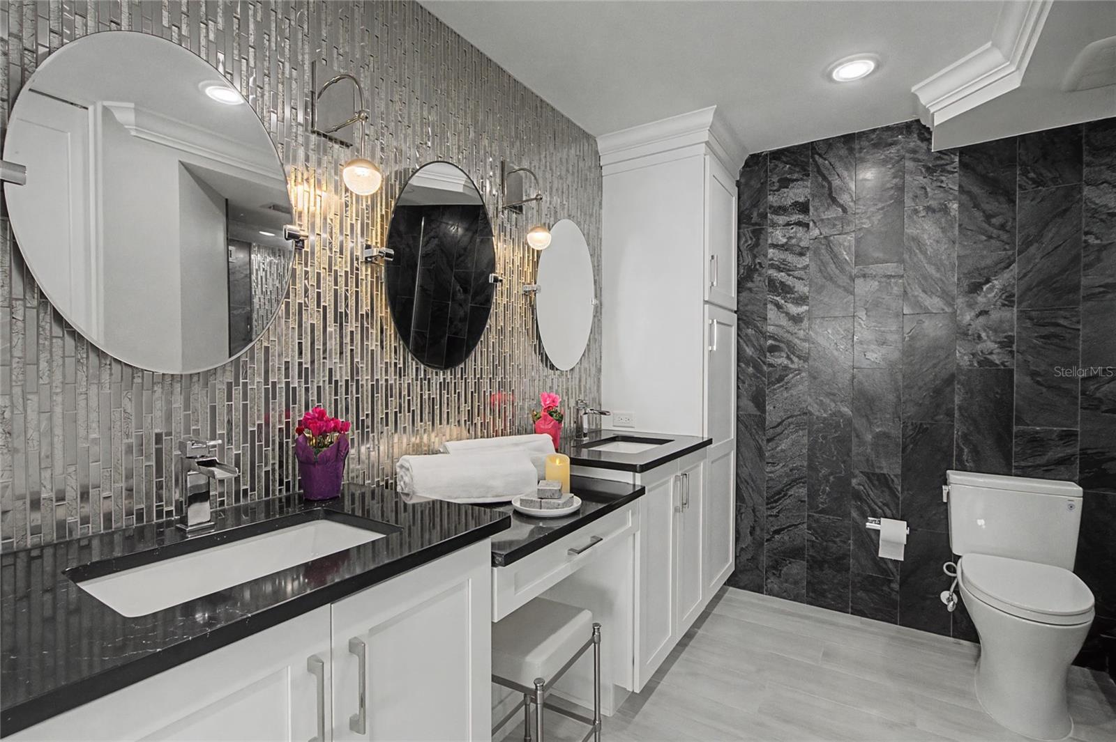 Image 25 of 63 For 19 Whispering Sands Drive 1105