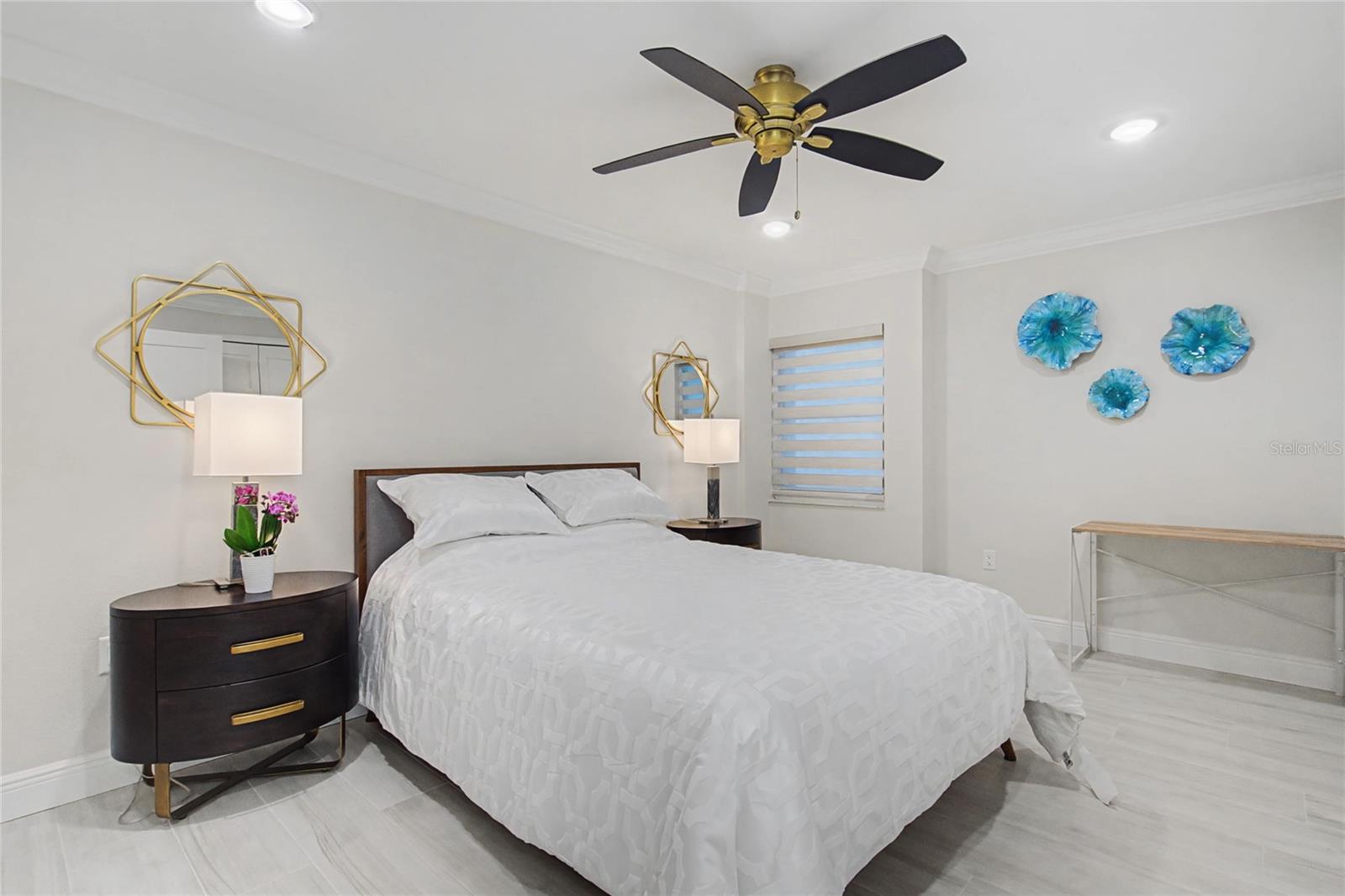 Image 29 of 63 For 19 Whispering Sands Drive 1105