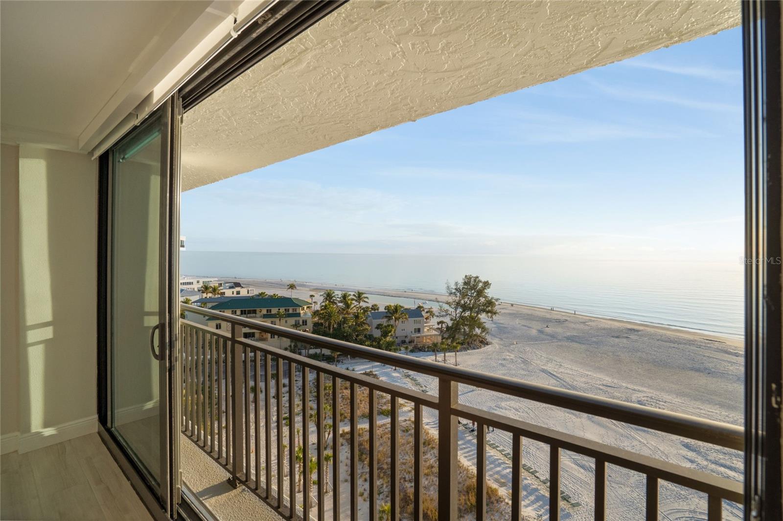 Image 33 of 63 For 19 Whispering Sands Drive 1105