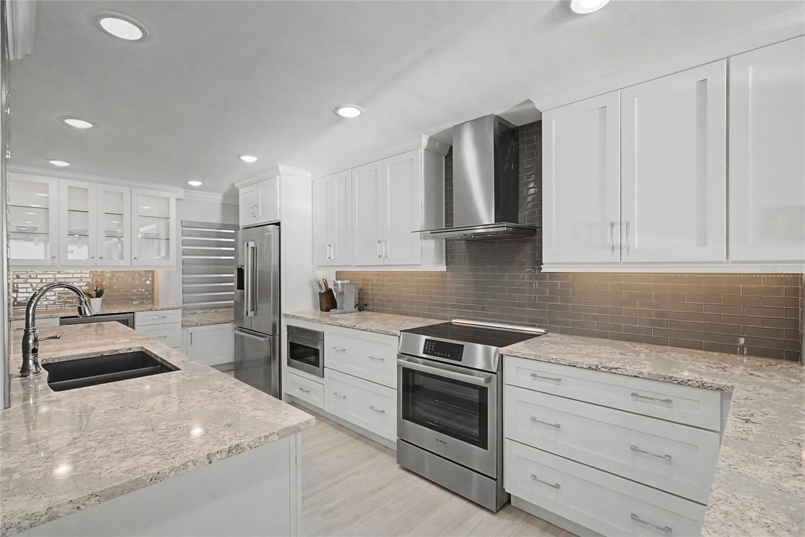 Image 6 of 63 For 19 Whispering Sands Drive 1105