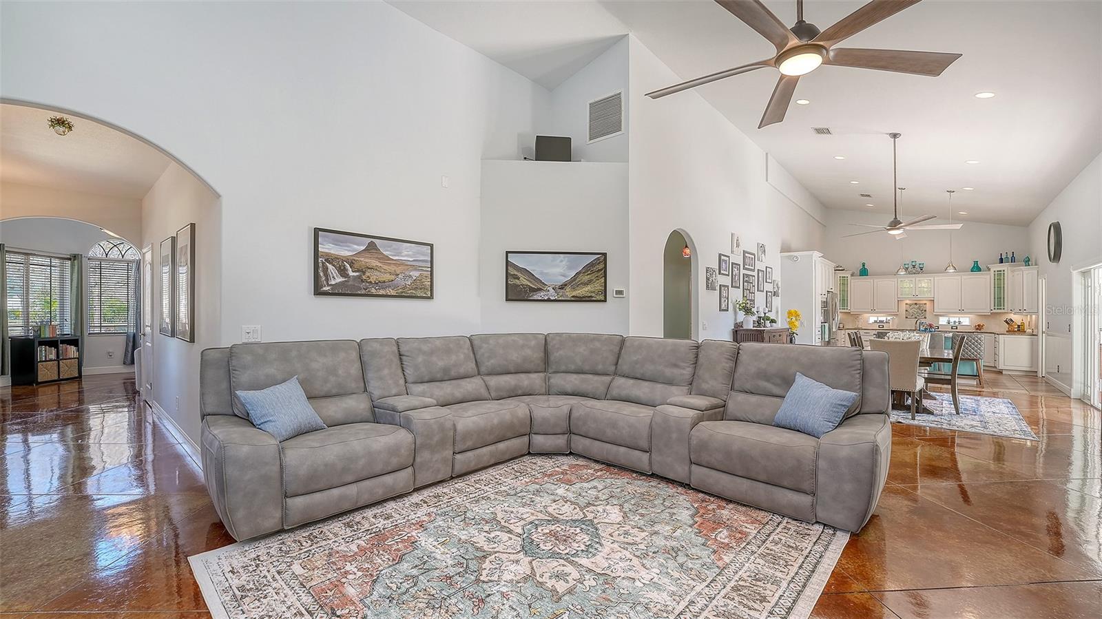 Image 12 of 58 For 2098 Palm View Road