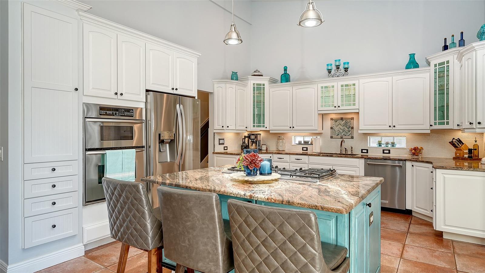 Image 16 of 58 For 2098 Palm View Road