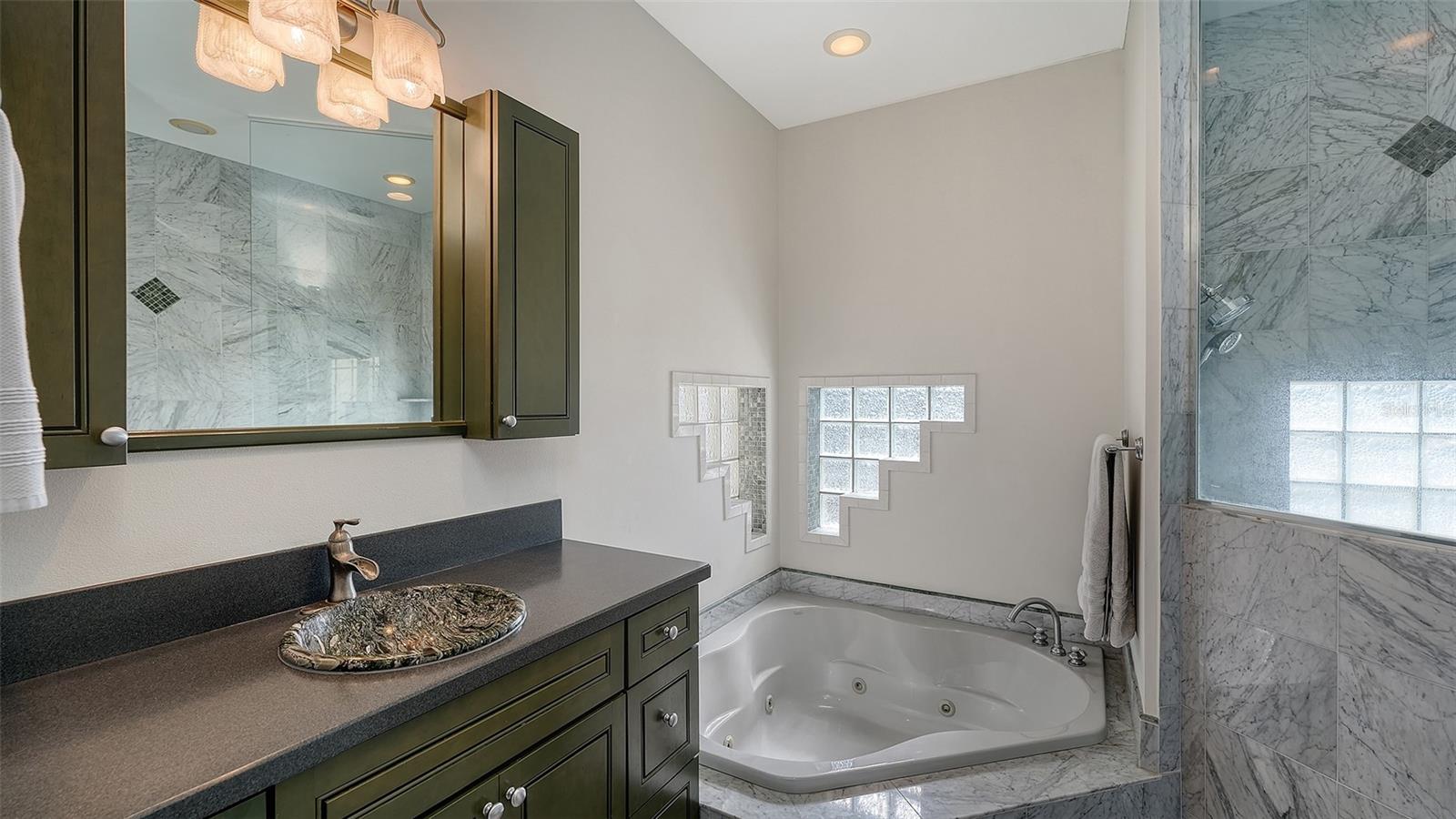 Image 28 of 58 For 2098 Palm View Road