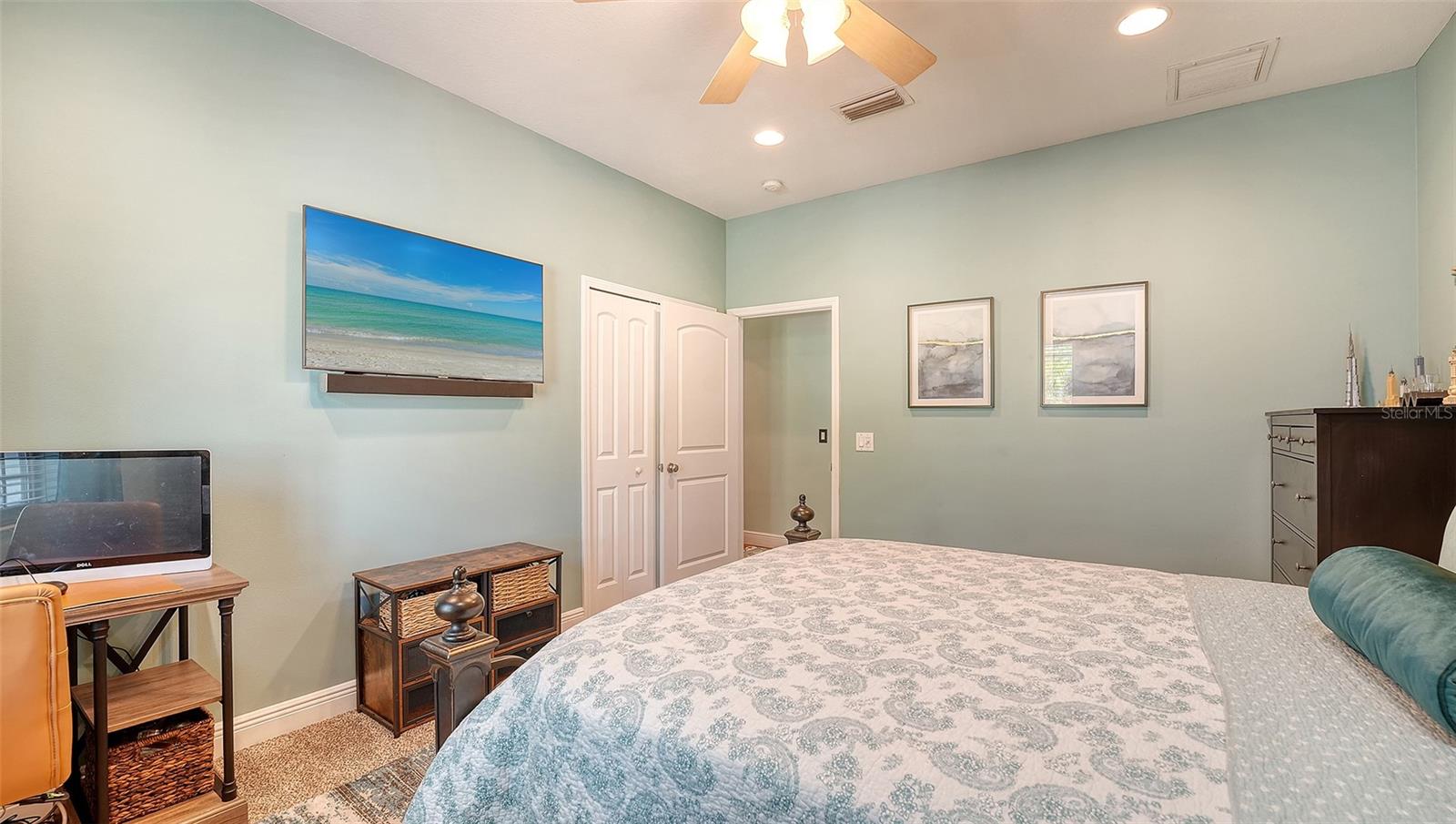 Image 30 of 58 For 2098 Palm View Road