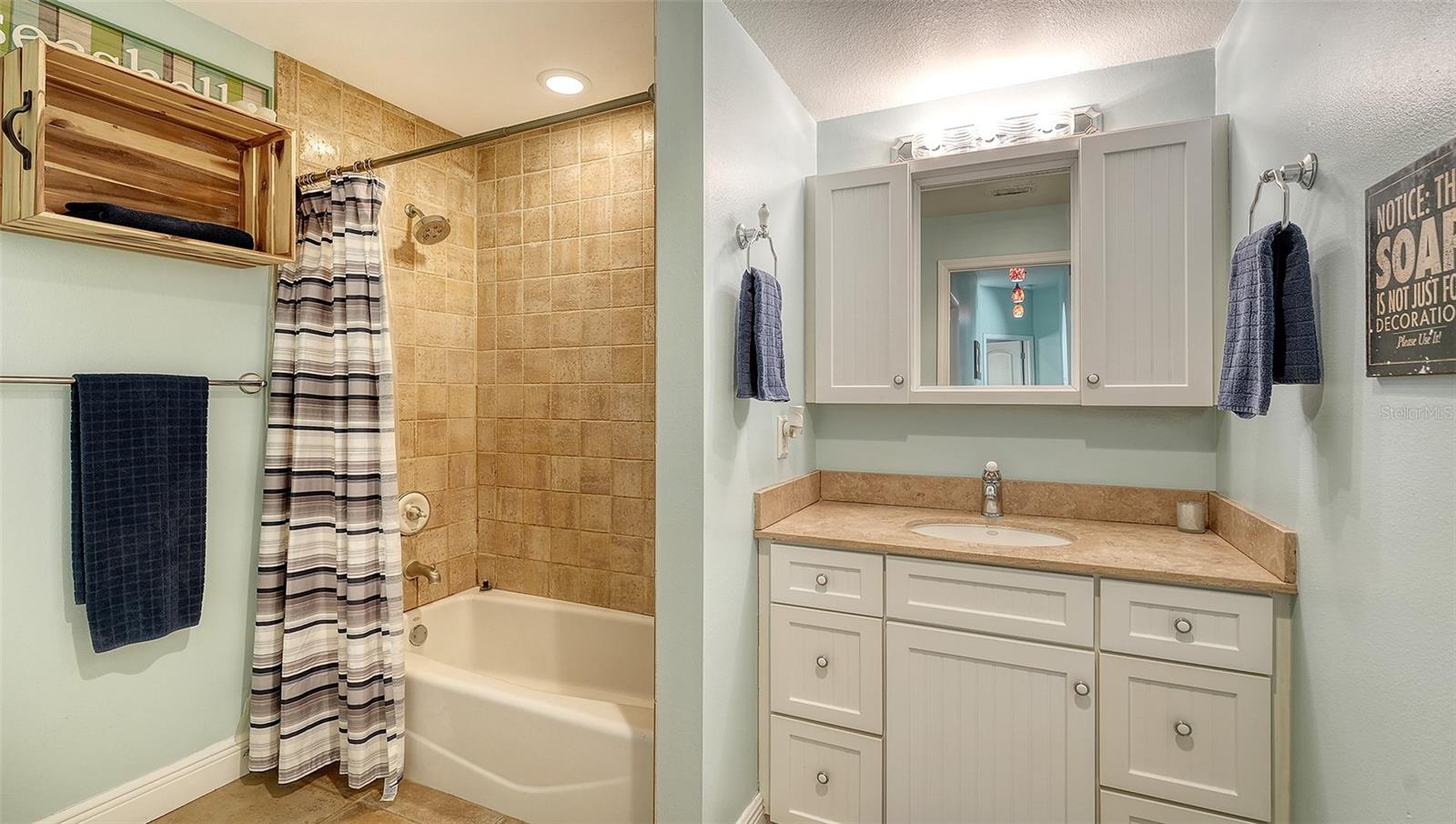 Image 31 of 58 For 2098 Palm View Road