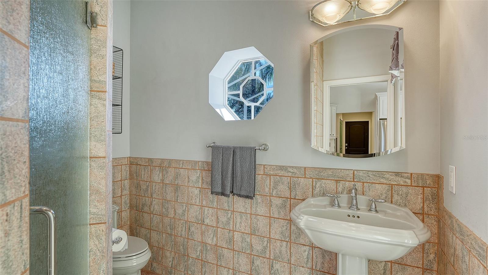 Image 32 of 58 For 2098 Palm View Road