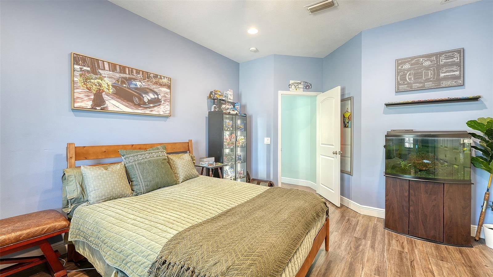 Image 34 of 58 For 2098 Palm View Road